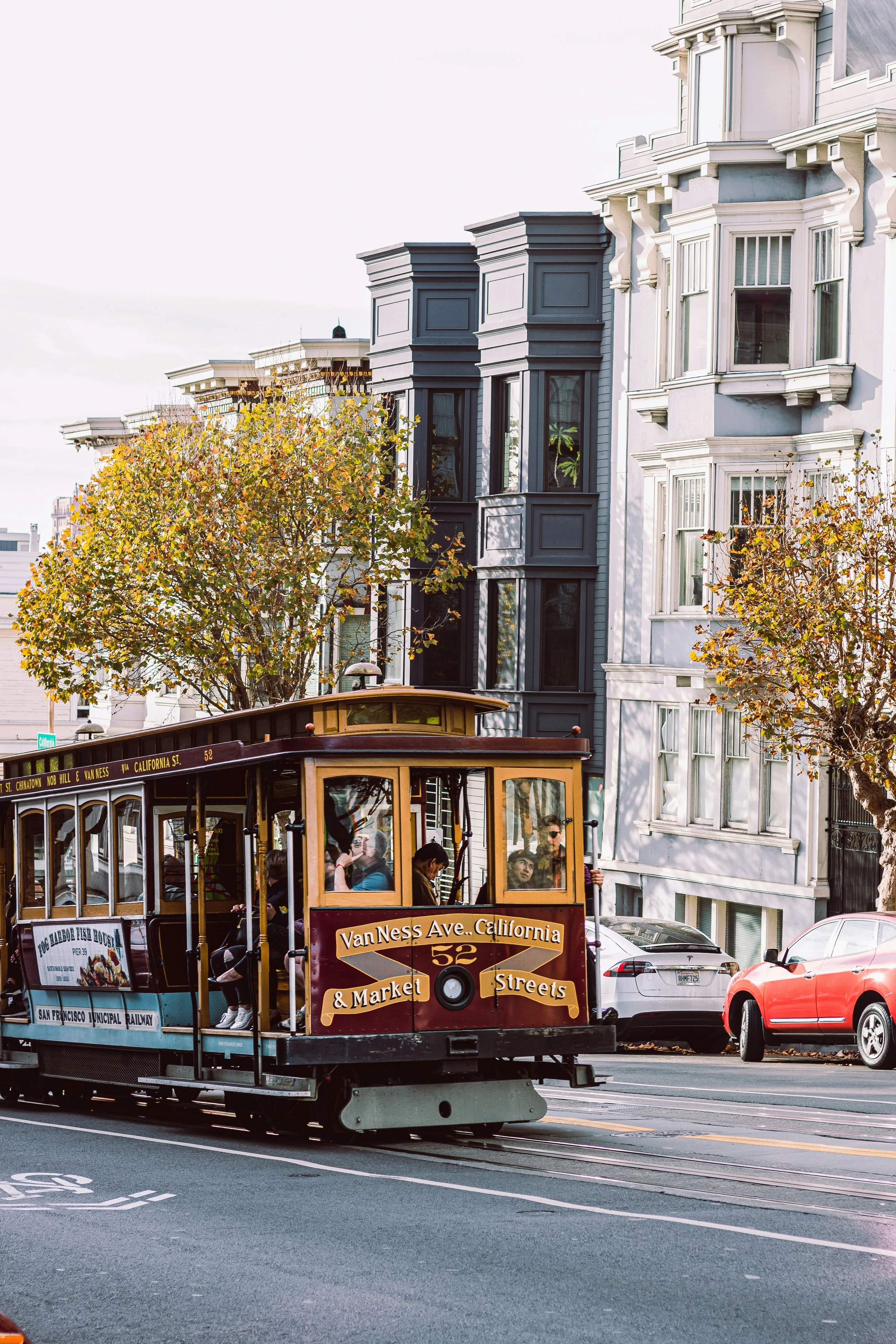 How to Ride San Francisco’s Cable Cars Like a Local