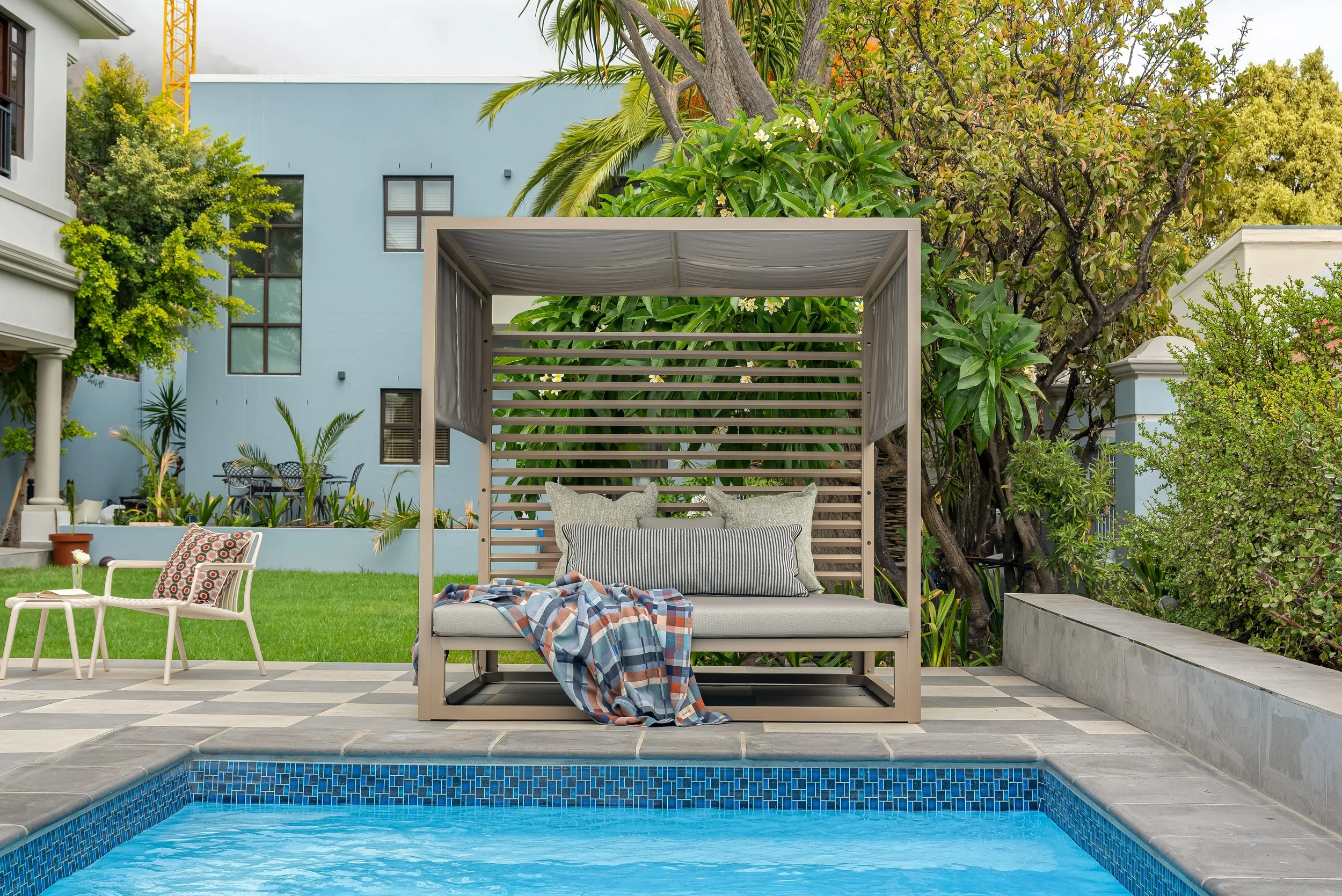 Discover Disandt House: Historic Charm Meets Modern Comfort on the Atlantic Seaboard