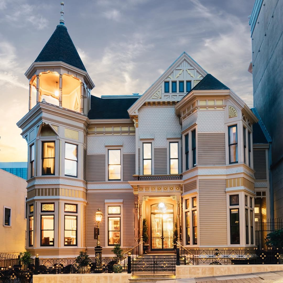 MansionSutter SnapInsta.to_61785116_111557433266775_627568693106134514_n.jpg
