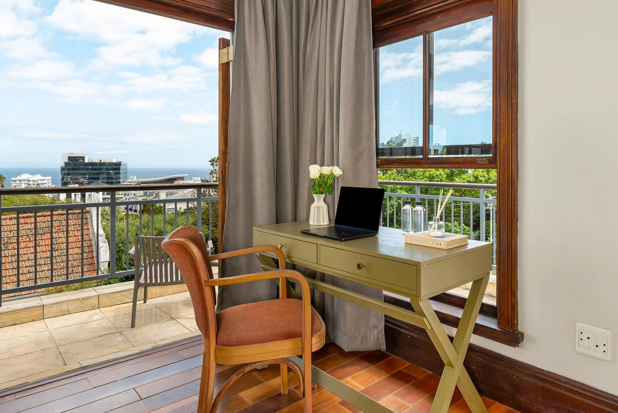 NeighbourgoodDisandtHouseFresnaye(7of36).jpg