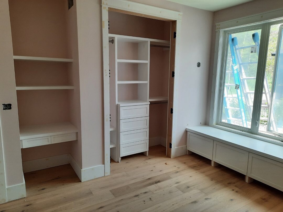 Check out these spacious closets we installed this week! We also installed a cute desk nook and some reading benches under the windows!
Email us today to #makeyourhouseahome ihsbarrie@gmail.com
.
.
#custom #closetorganization #newbuild #smallbusiness