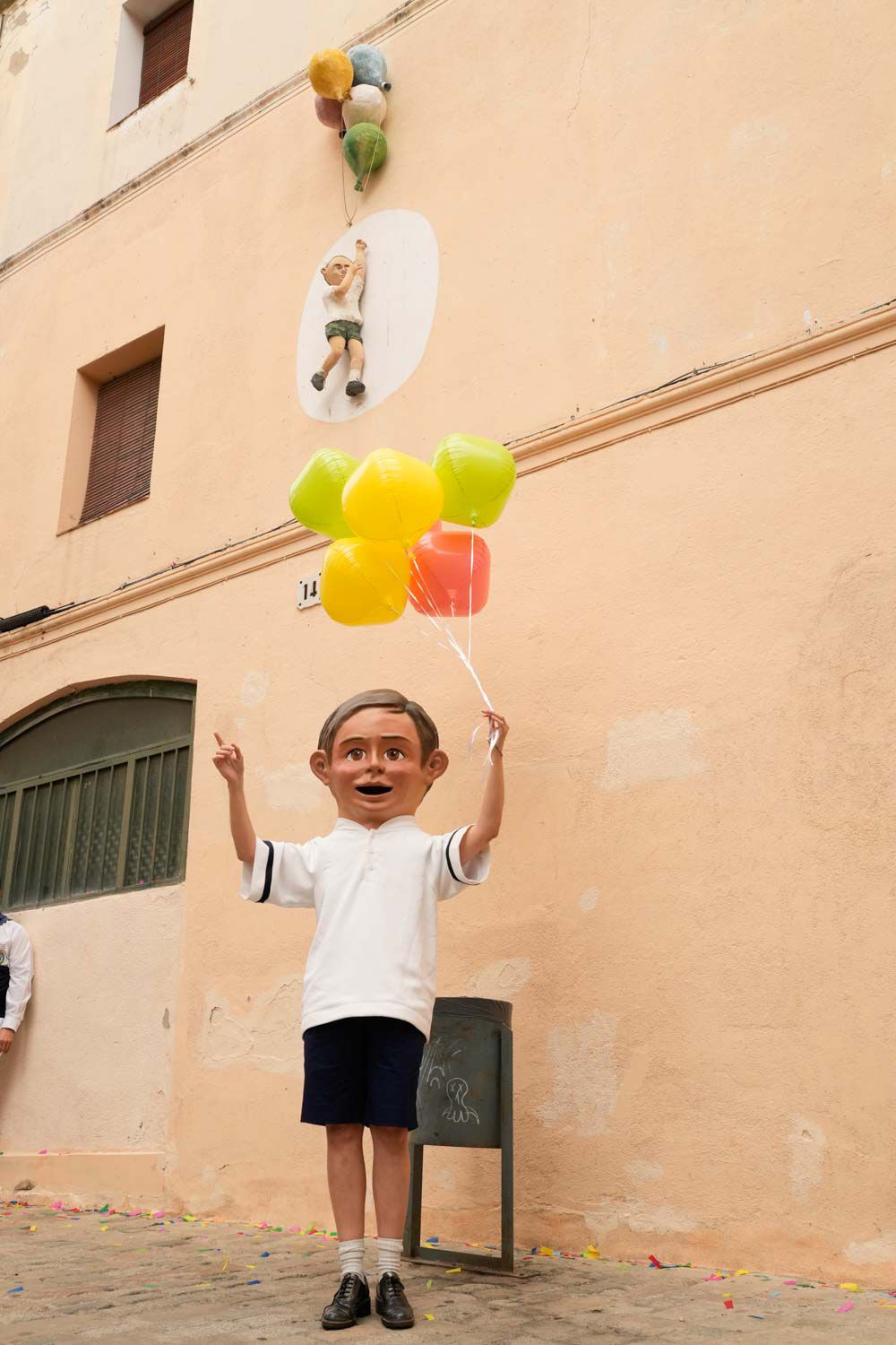 EL NEN DEL GLOBUS DE BADALONA