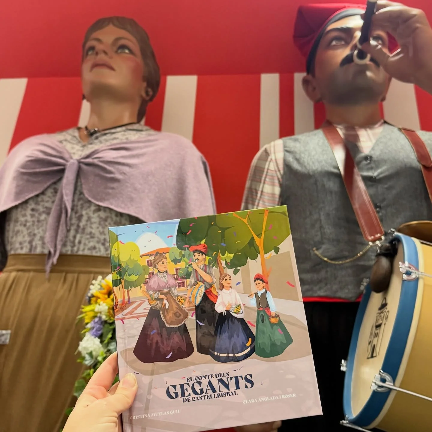 📘📚IL&middot;LUSTRACI&Oacute; DEL CONTE &lsquo;ELS GEGANTS DE CASTELLBISBAL&rsquo;📚📘

Aquest any una de les coses que tamb&eacute; hem pogut fer ha estat il&middot;lustrar el conte &lsquo;Els Gegants de Castellbisbal&rsquo;✨

Ha estat una immensa 
