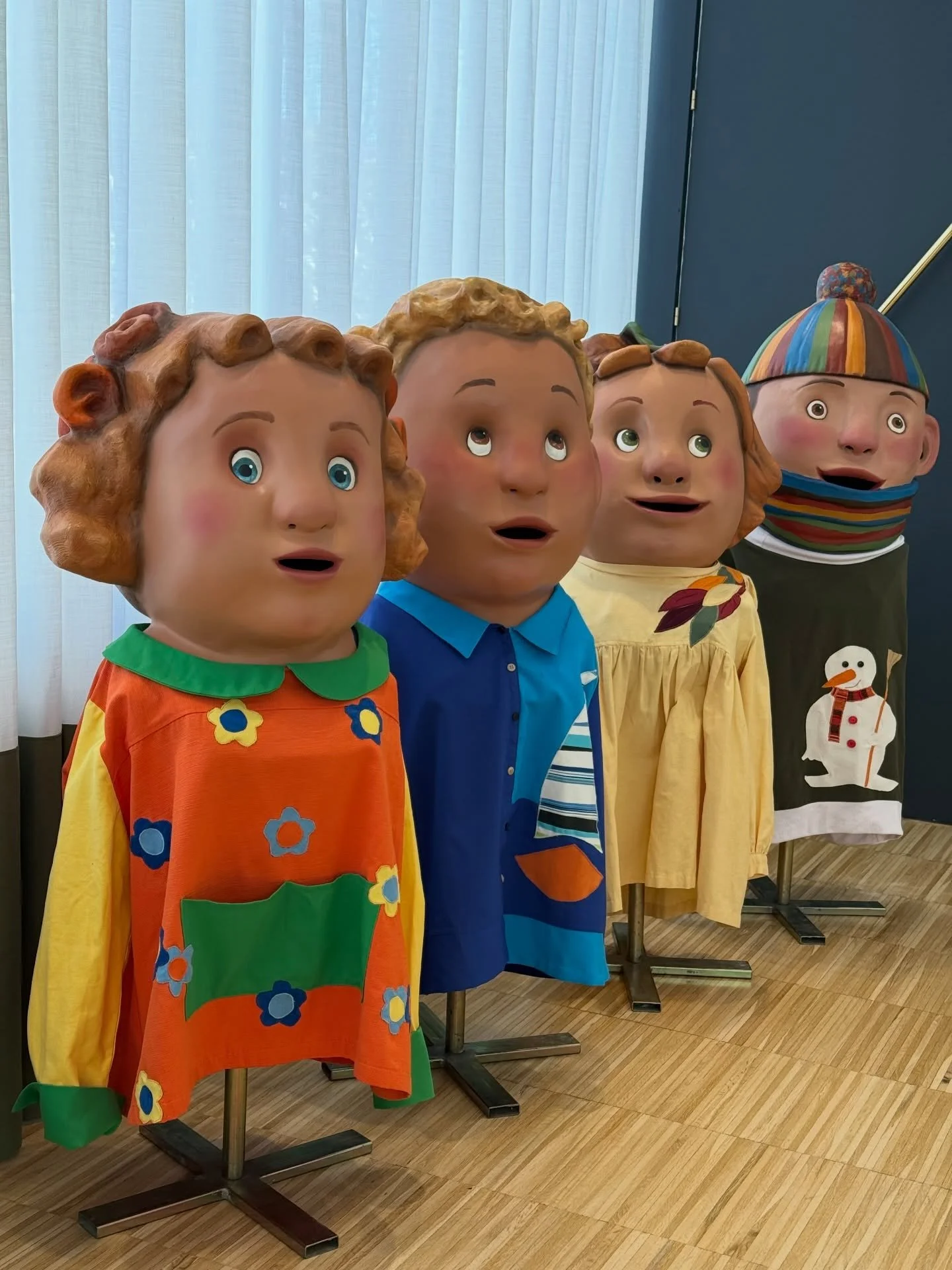 🌸🌞🍁❄️ RESTAURACI&Oacute; DELS CAPGROSSOS DE L&rsquo;AGRUPACI&Oacute; DE COLLES GEGANTERES DE CATALUNYA❄️🍁🌞🌸

Aquests simp&agrave;tics personatges que representen les estacions de l&rsquo;any van venir al taller per fer un rep&agrave;s dels cops