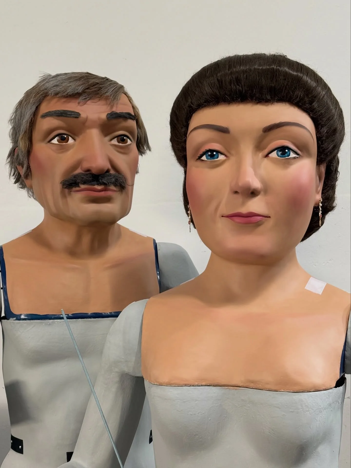 🧺🍒 RESTAURACI&Oacute; DELS GEGANTS VELLS D&rsquo;ARRNYS DE MUNT🍒🧺

✨En Mart&iacute; i la Remei, els gegants vells d&rsquo;Arenys de Munt, van passar pel taller per sotmetre&rsquo;s a un estudi i revisi&oacute; a fons de les figures ja que enguany
