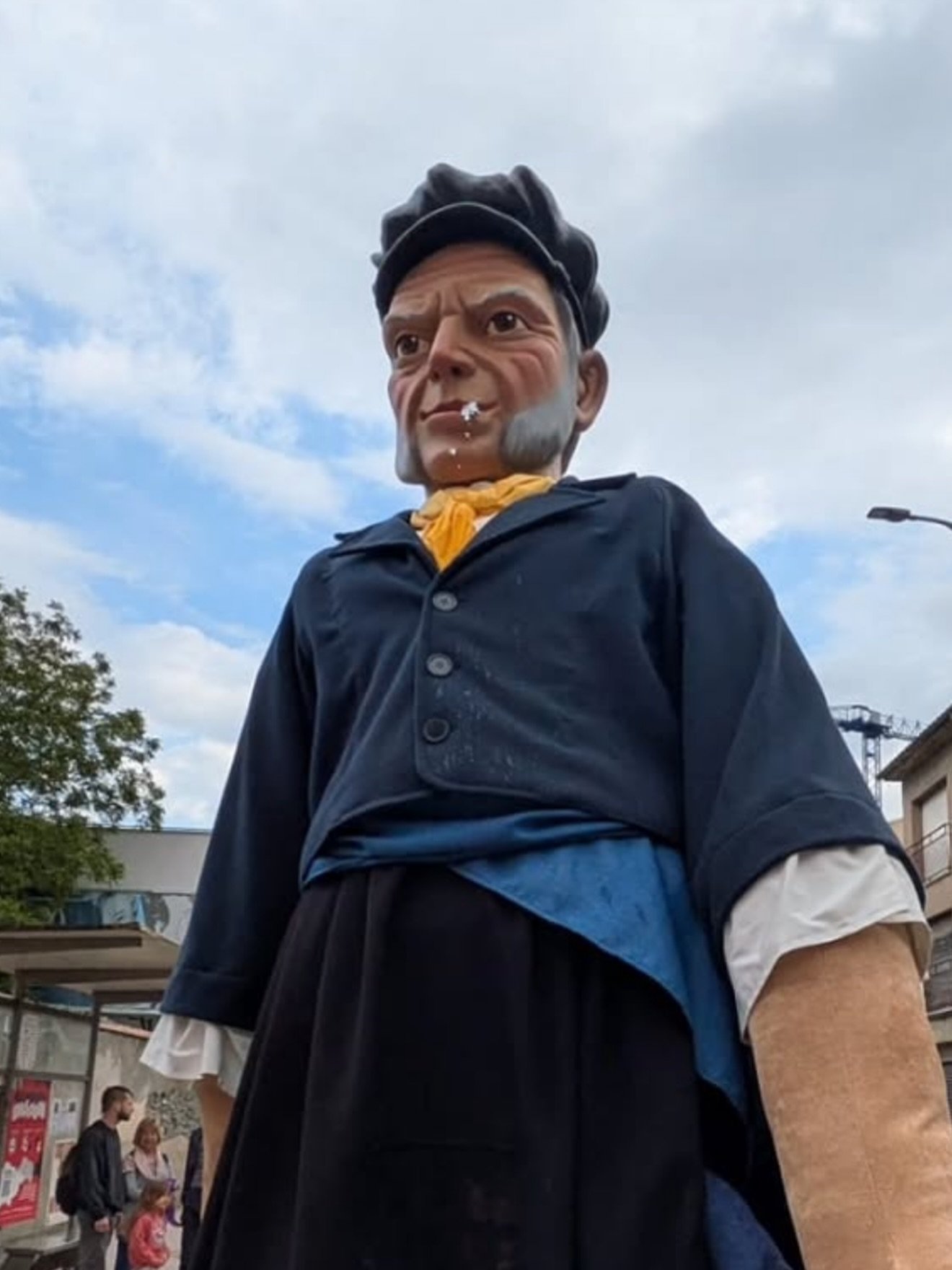 🐟RESTAURACI&Oacute; I NOU VESTUARI DEL GEGANT&Oacute; VAD&Oacute; SET-TROSSOS DE BLANES🐟

Fa algunes setmanes en Vad&oacute; va sortir a ballar ben renovat!🤩

Se li ha fet un rentat de cara on s&rsquo;han repassat totes les &agrave;rees on amb els