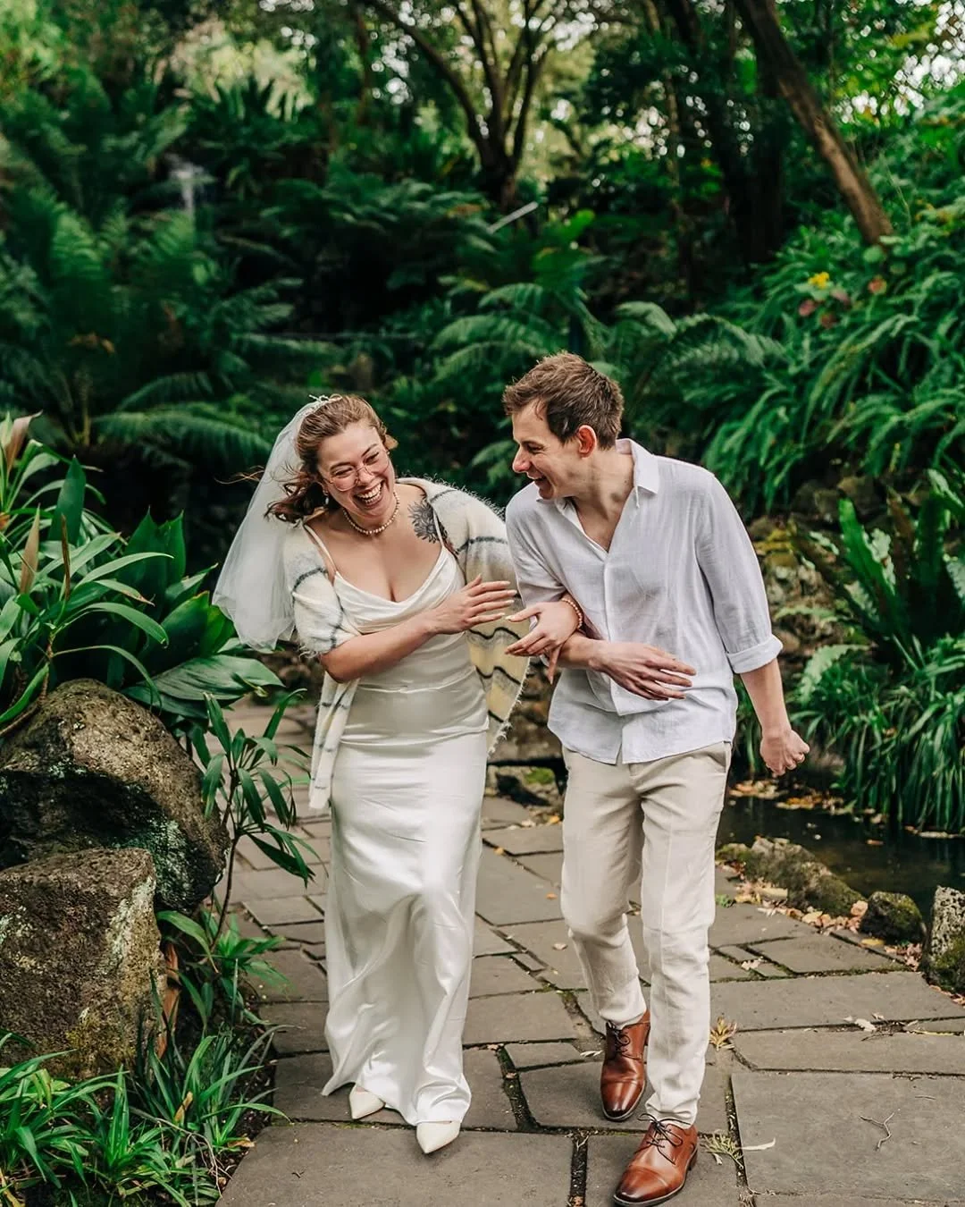 KIM ❤️ CAMPBELL
.
With our gorg celebrant @the_ceremony_store ✍️
and Talented photographer @danibartlettphotography 📸
.
#wedding #melbournephotographer #affordable #elopements #melbournecelebrant #australiacelebrants #melbourneelopement #cheap #chea