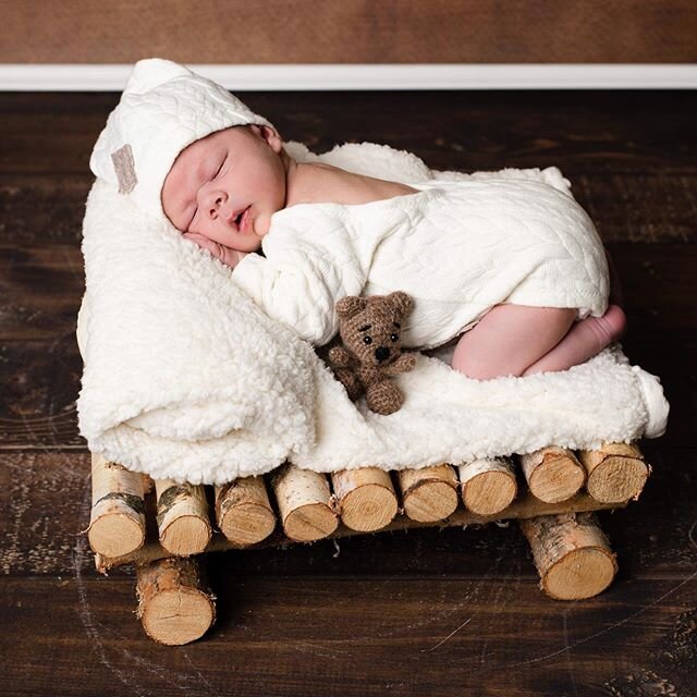 // Babyshooting 
#littleboy #baby #newbornphotography #itsaboy #kleineswunder #carolinphotography #studioshooting