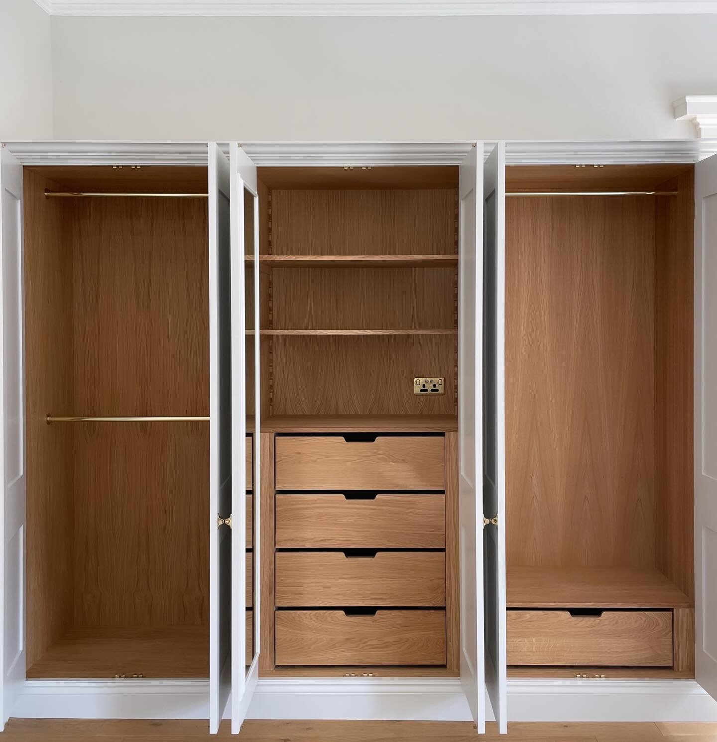Take a look inside to see our oak interiors, with a thoughtfully considered mix of hanging space, drawers and adjustable shelving. The single lower drawer on the right is a genius addition by this client which we will be using going forward! Paint co