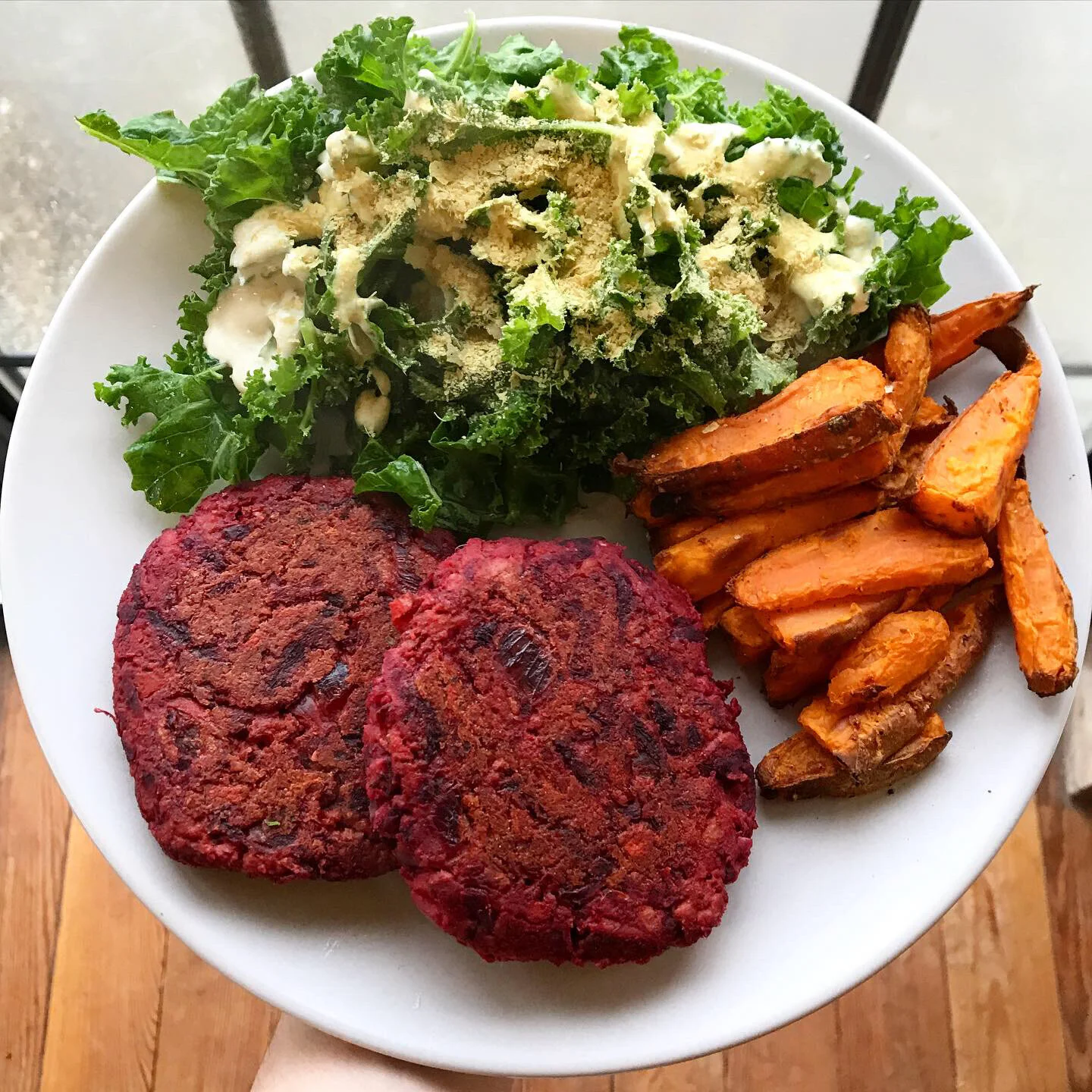 Beet &amp; Chickpea Burgers