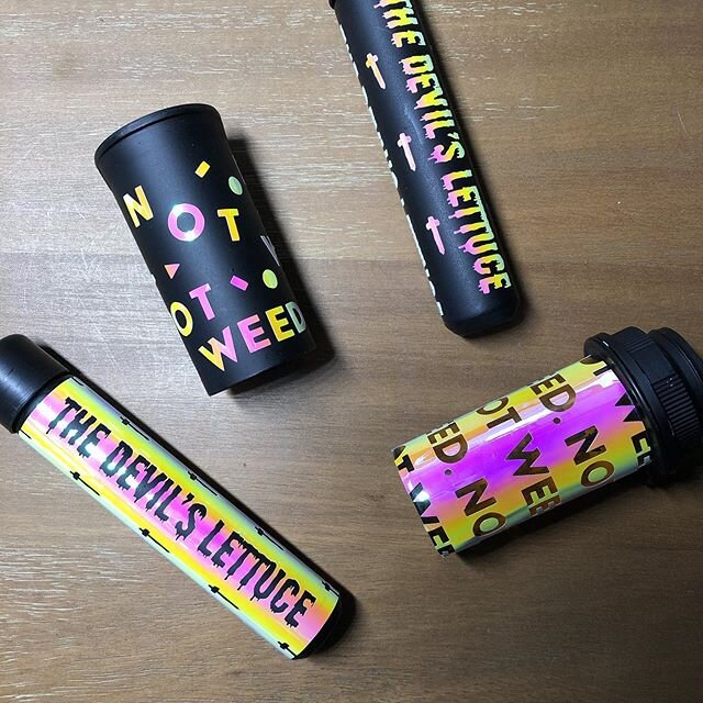 When weed gets legalized in your state👌🏻
Some new swag for our fall shows! More colors and phrases being made rn 🥳 Grab one at our next convention @inkcarcerationfestival or @villainarts in Denver
.
.
.
#diy #design #weed #jars #craft #cricut #cri