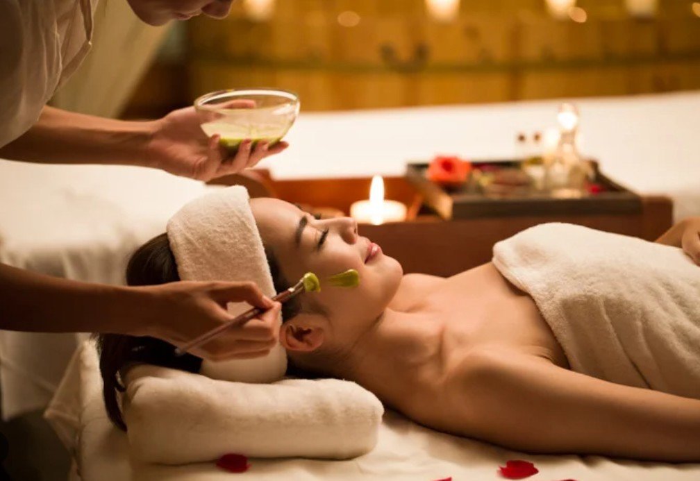 Christmas Glow & BALI-BALI Escape