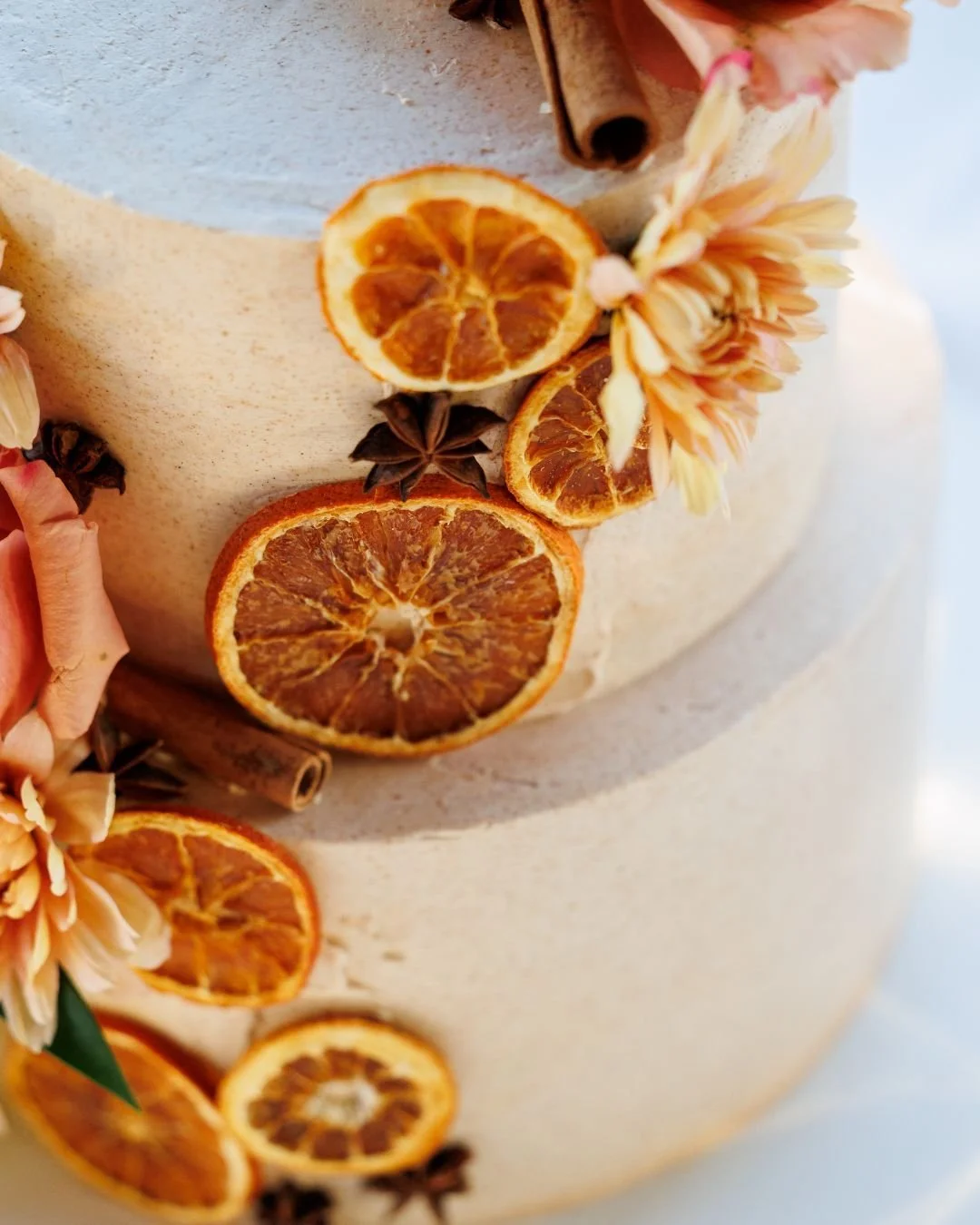 December has come and gone so quickly! This cake was part of a beautiful celebration, with lots of winter flavours. 

Thank you I&amp;B
Photocredit: monetmine