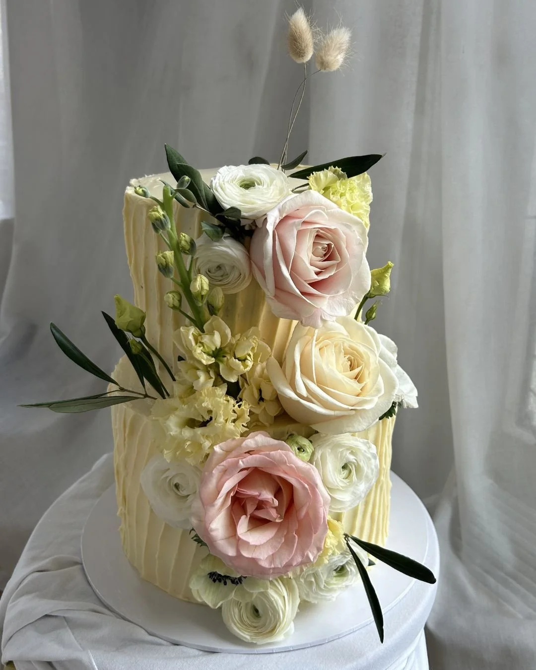 Your love story deserves a cake as beautiful as the moment you say yes. 

Ready to find your dream cake? Send a DM or email to schedule your wedding tasting, please specify your wedding taste so I can immediately check availability for you!