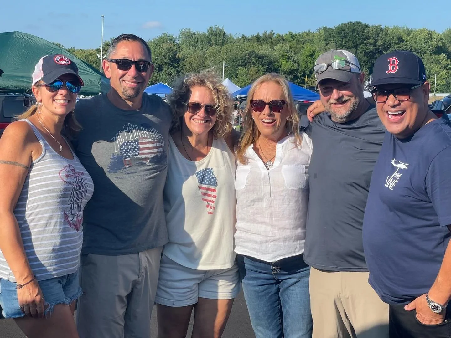 Great time yesterday with friends! When a chef loves your queso you snap a pic with them! Nice meeting you both &amp; will visit your restaurant when we are in your area! #kennychesneyconcert #epicure #screwball #saturdayfunday