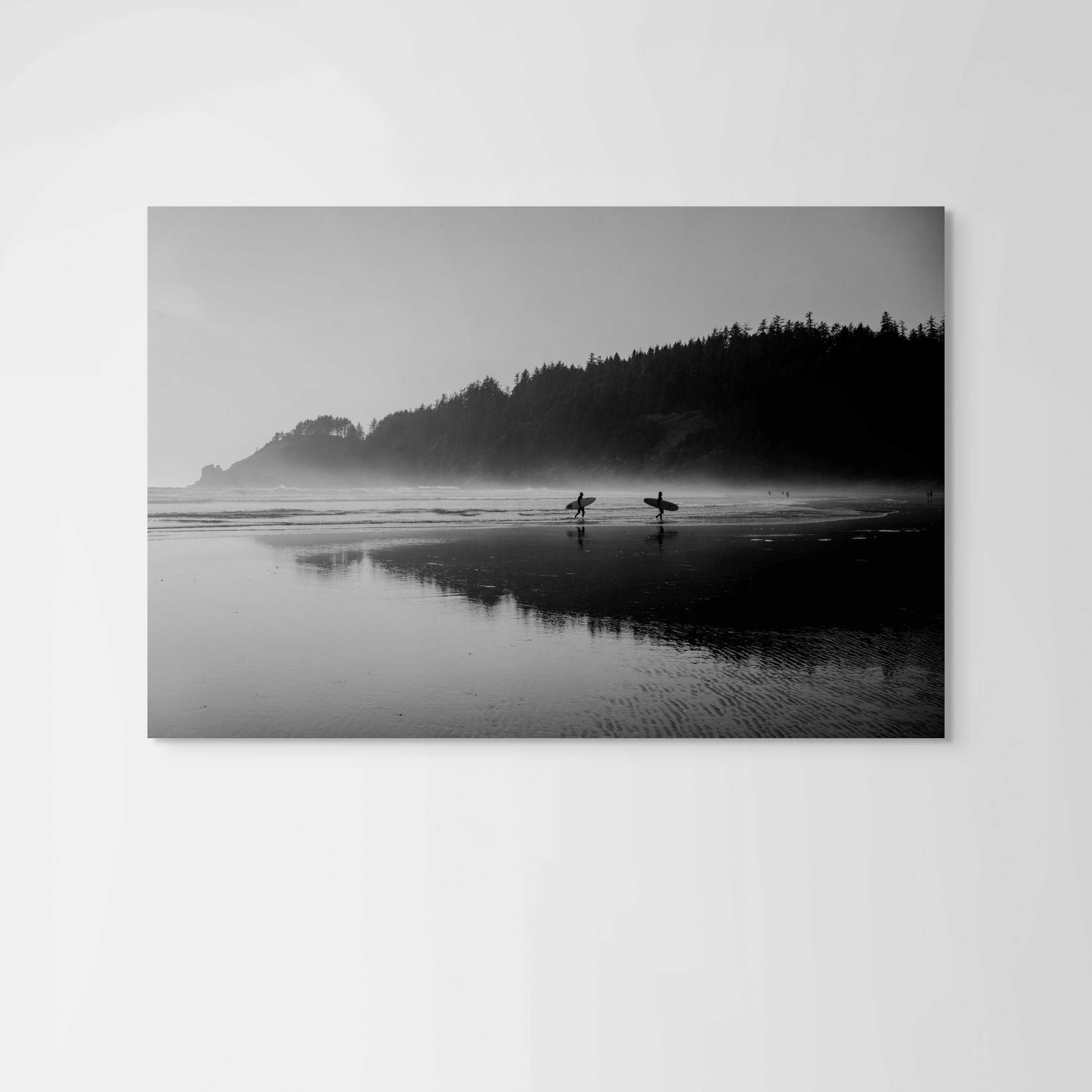 surfers b_w 1.jpg