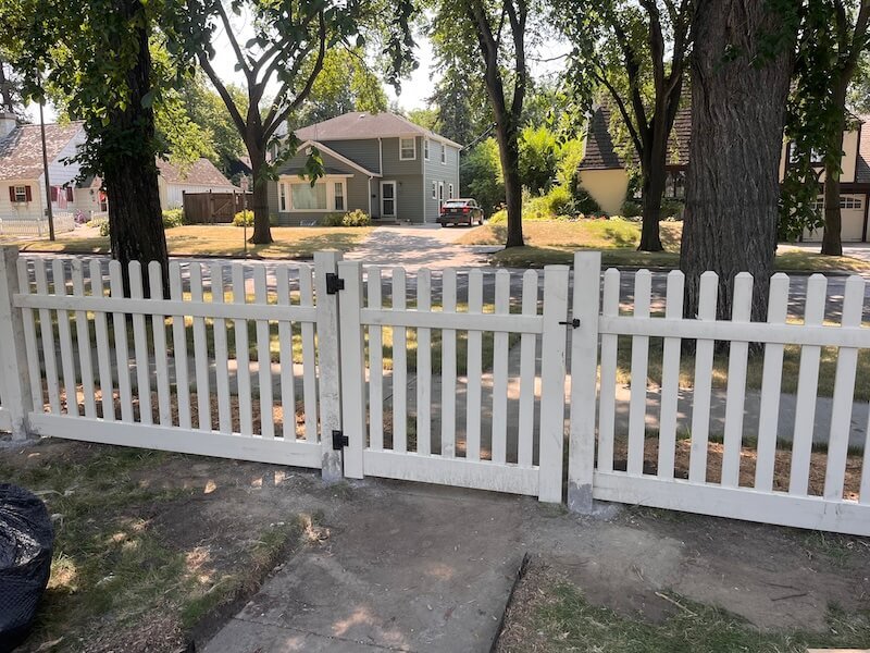 Vinyl picket fence front gate