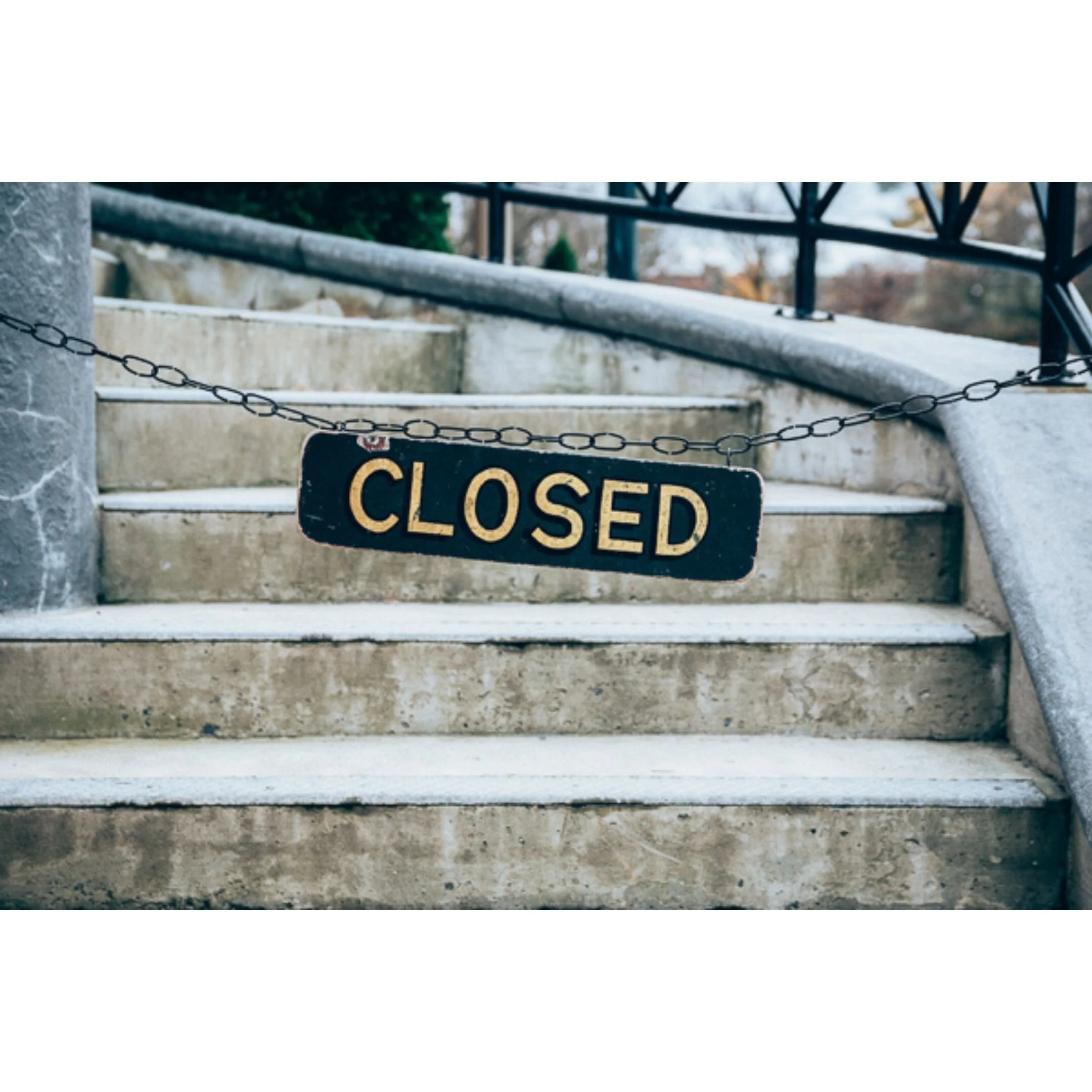 0037039 Closed Sign