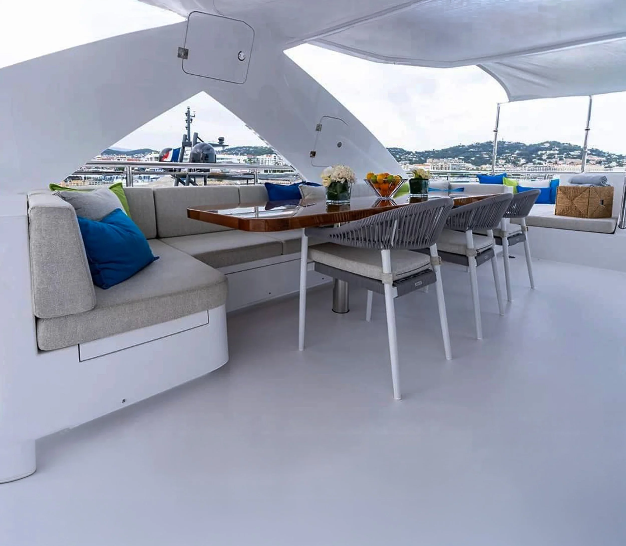 SunDeck Dining copy.jpg