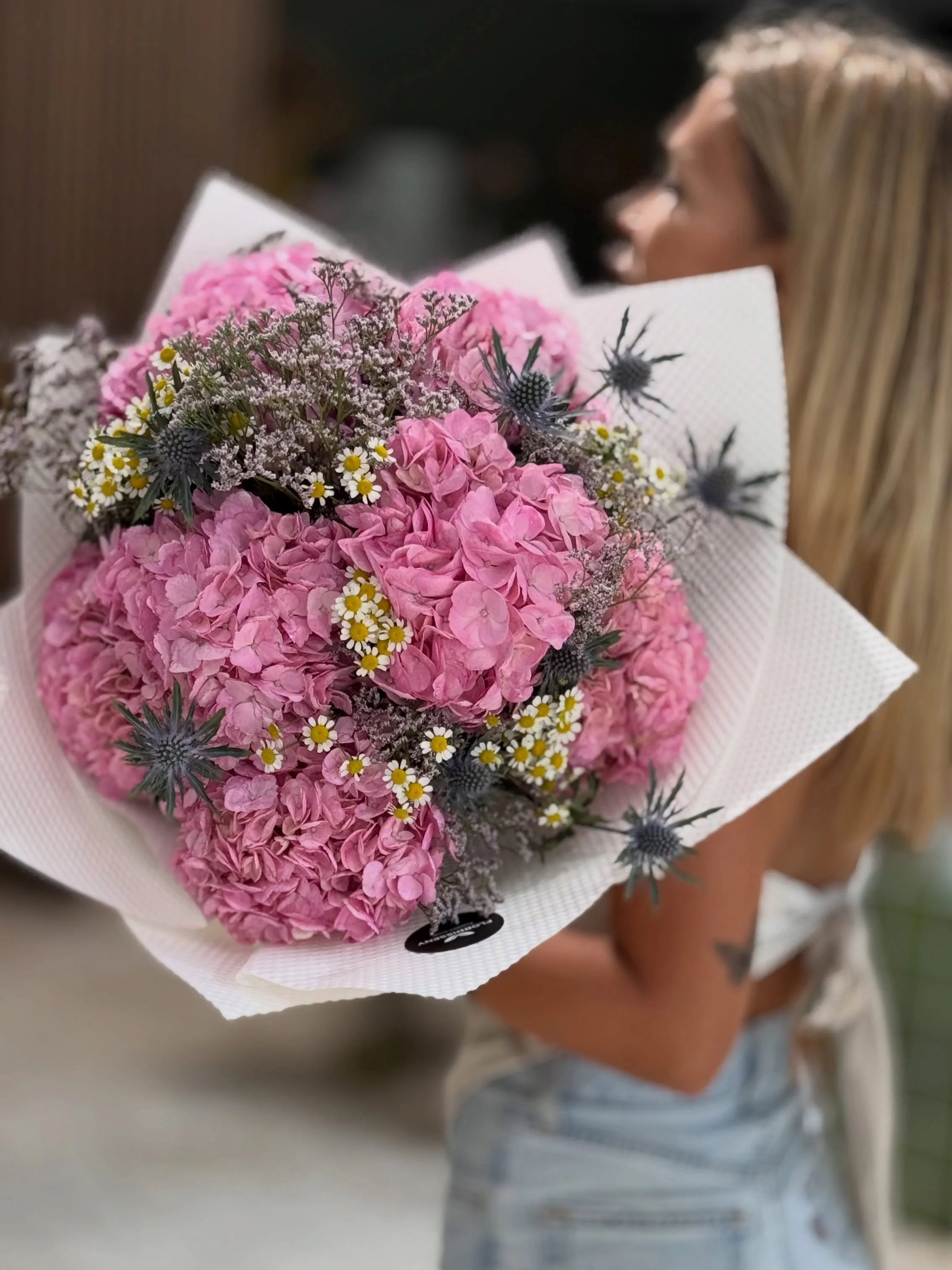 Hydrangeas , Eryngium y Tanacetum 🩷

Una combinaci&oacute;n fresca, delicada y con ese punto silvestre que tanto nos gusta.

🌿 FLORDISSENY
📍 C/ Arcadi Balaguer, 11 &middot; Castelldefels
🌐 www.flordisseny.com
💬 Pedidos y encargos por WhatsApp: 9
