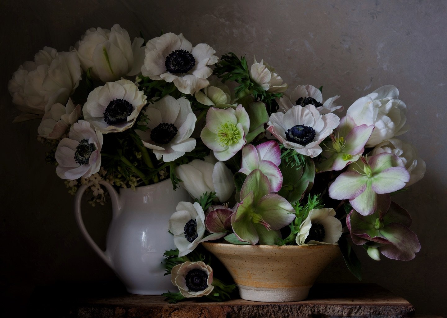 A wonderful combination of delicate spring flowers, perfect anemones, tulips and helebores. Simple and elegant… #springflowers #stilllifeflowerphotography #nicheflorist #floraltherapy #lynnseykellyphotography
