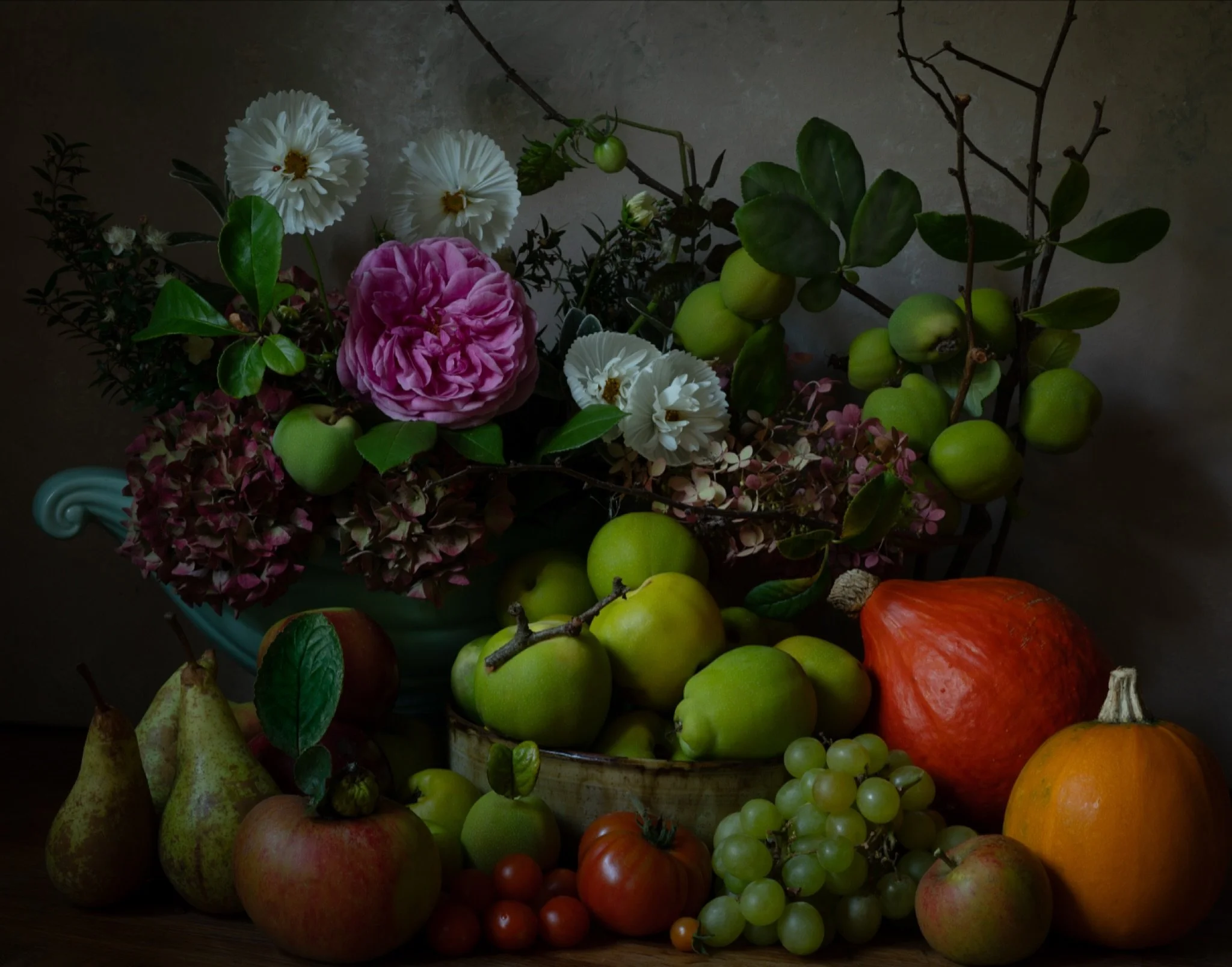 Harvest Festival from the garden. Thank you Constance Spry for gifting me one more bloom… #autumn #harvestfestival #feelinggrateful #nicheflorist #floraltherapy #stilllifeflowerphotography #lynnseykellyphotography #lynnseykellyflowers