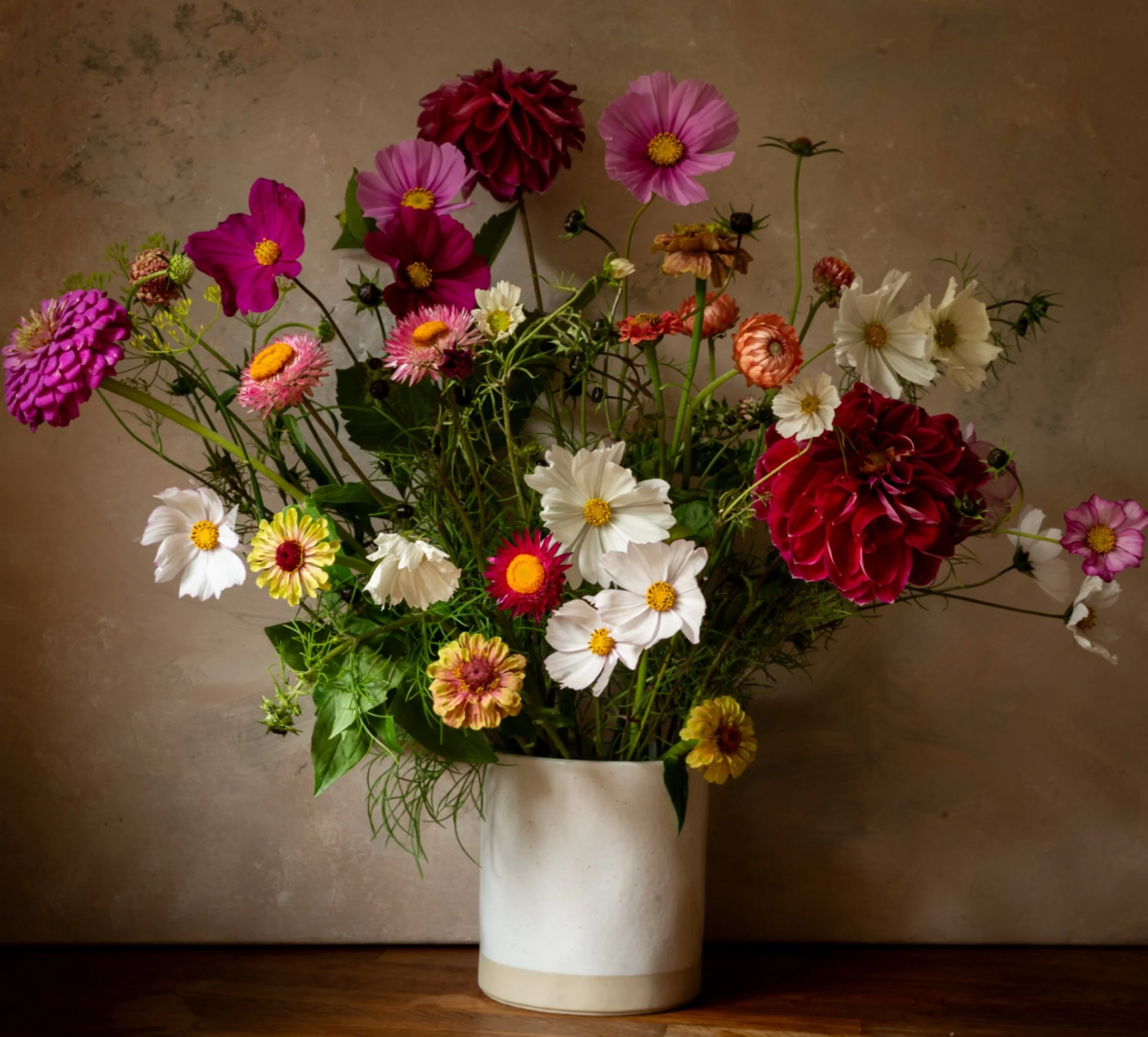 Treated myself to some birthday flowers @glastonburychartermarket grown by the lovely @mischqua @wedmore_village_farm 
Such a treat to have locally grown flowers in October, my favourite month, in my favourite season… #locallygrownflowers #flo