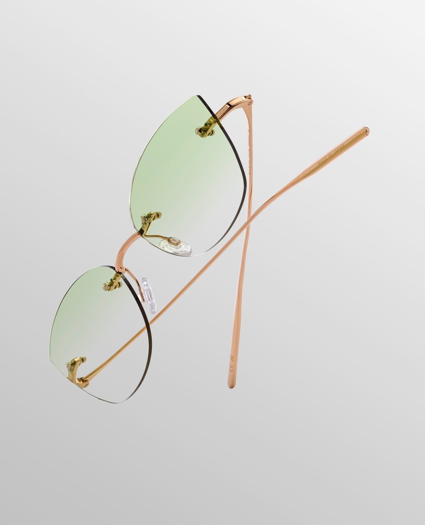 The essence of spring is here.⁠
⁠
⁠
#BartonPerreira ⁠
#Sunglasses ⁠
#SS24⁠
#TheBrandy