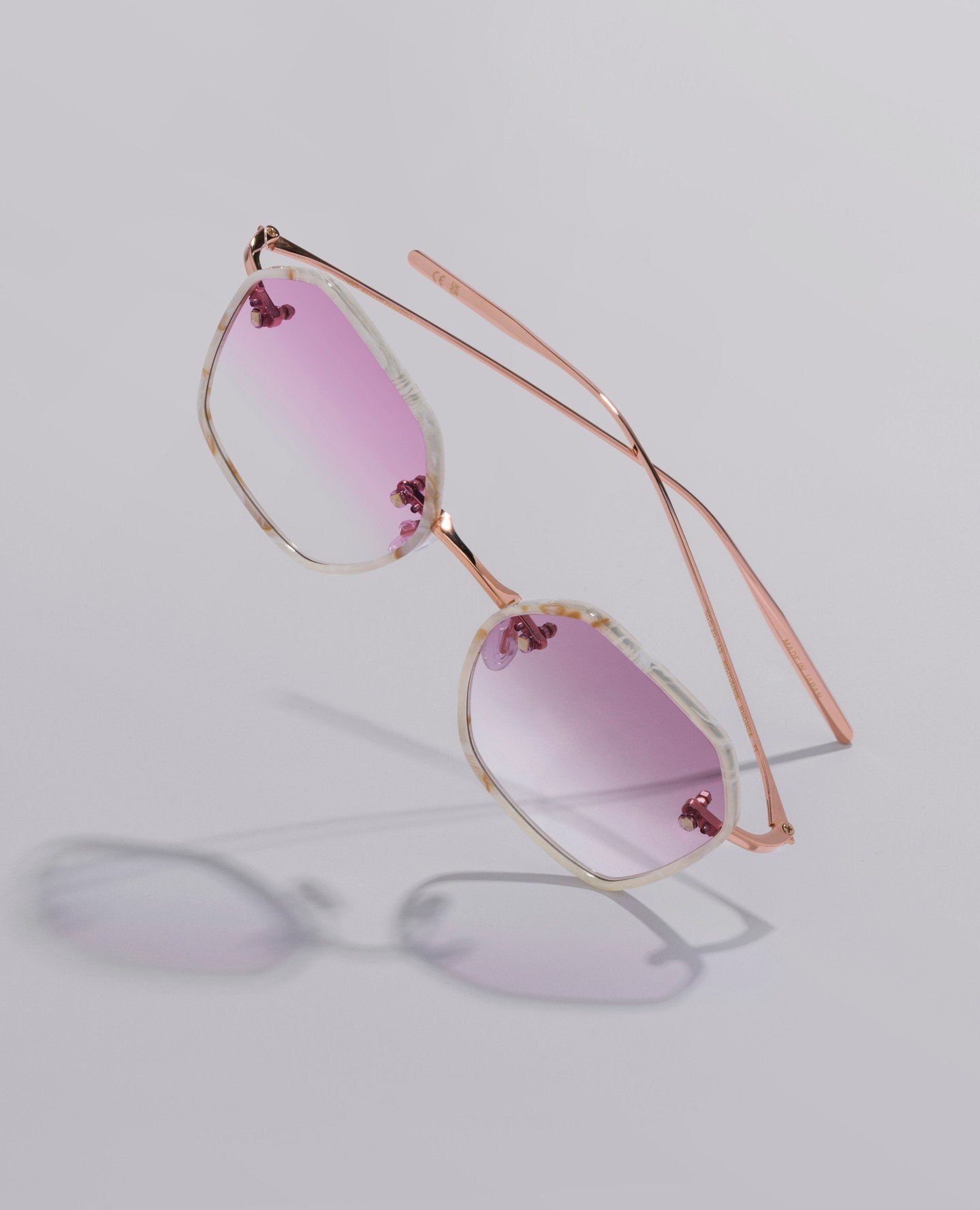 Stunning acetate details paired perfectly with beautiful jewel-toned lenses.⁠
⁠
⁠
#BartonPerreira ⁠
#Sunglasses ⁠
#SS24⁠
#TheRhonda