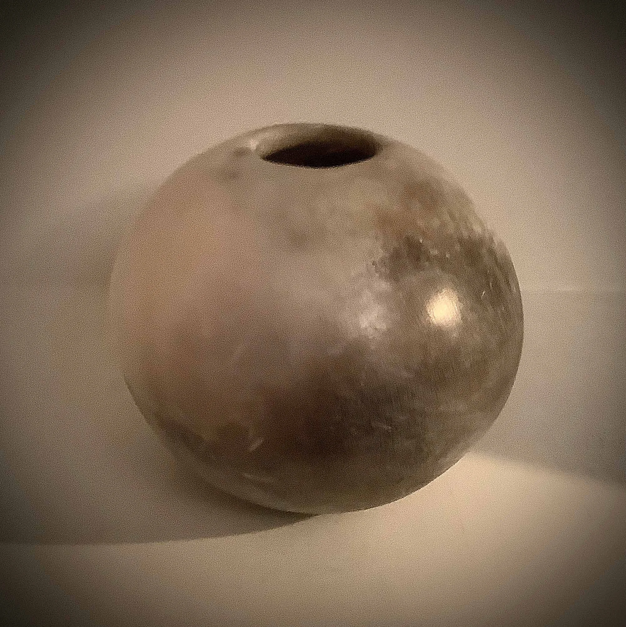 Round vessel. Smoke fired
