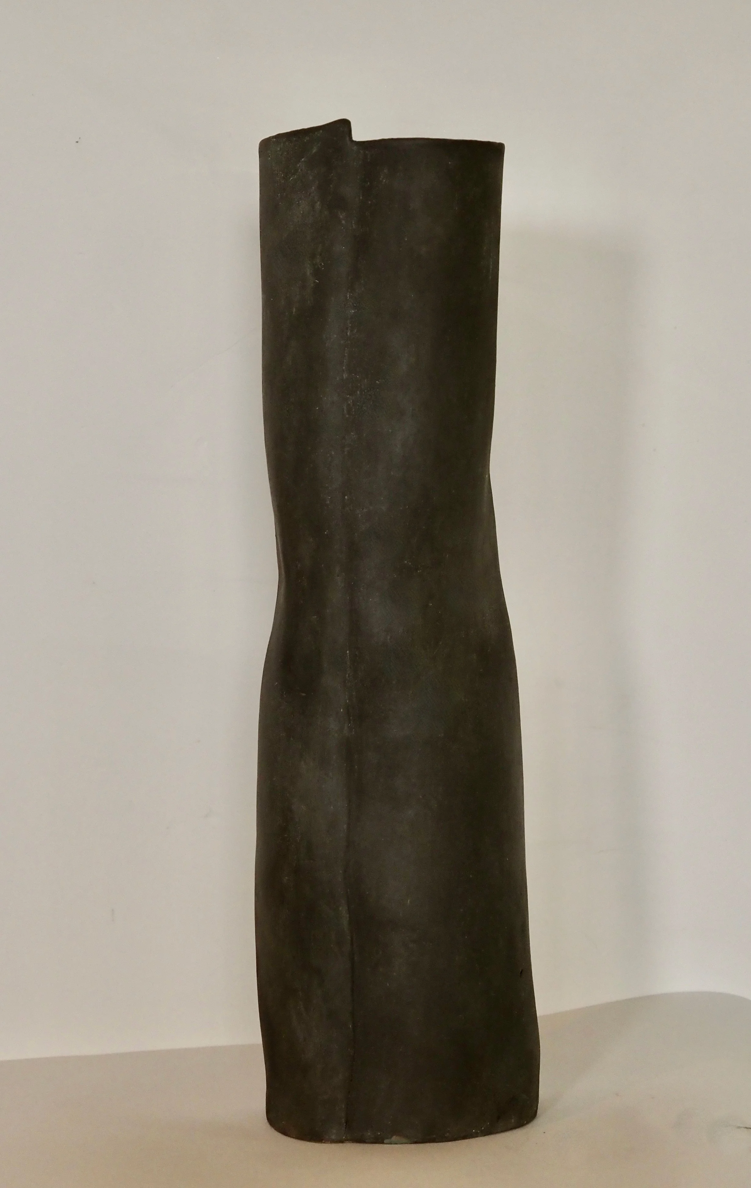 smoke-fired-tall-cylindrical-vessel-25.jpg