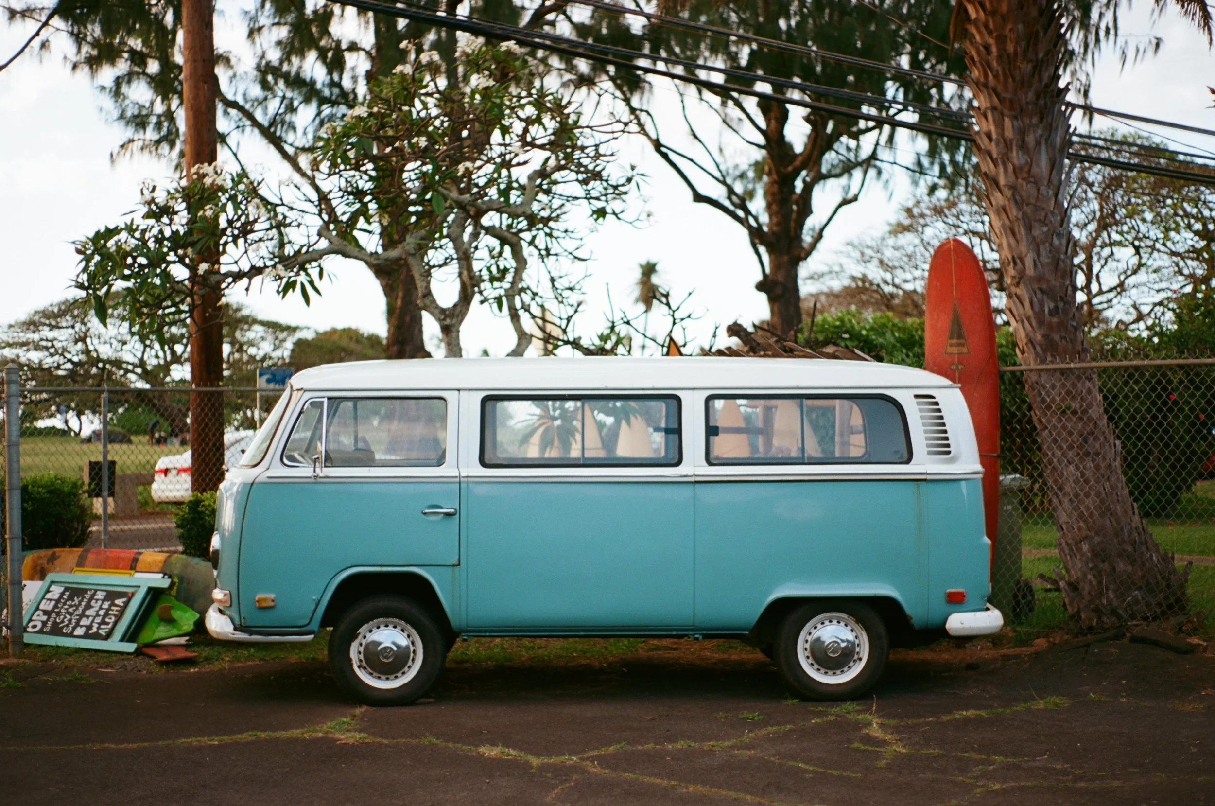 BUS STOP | Horizontal