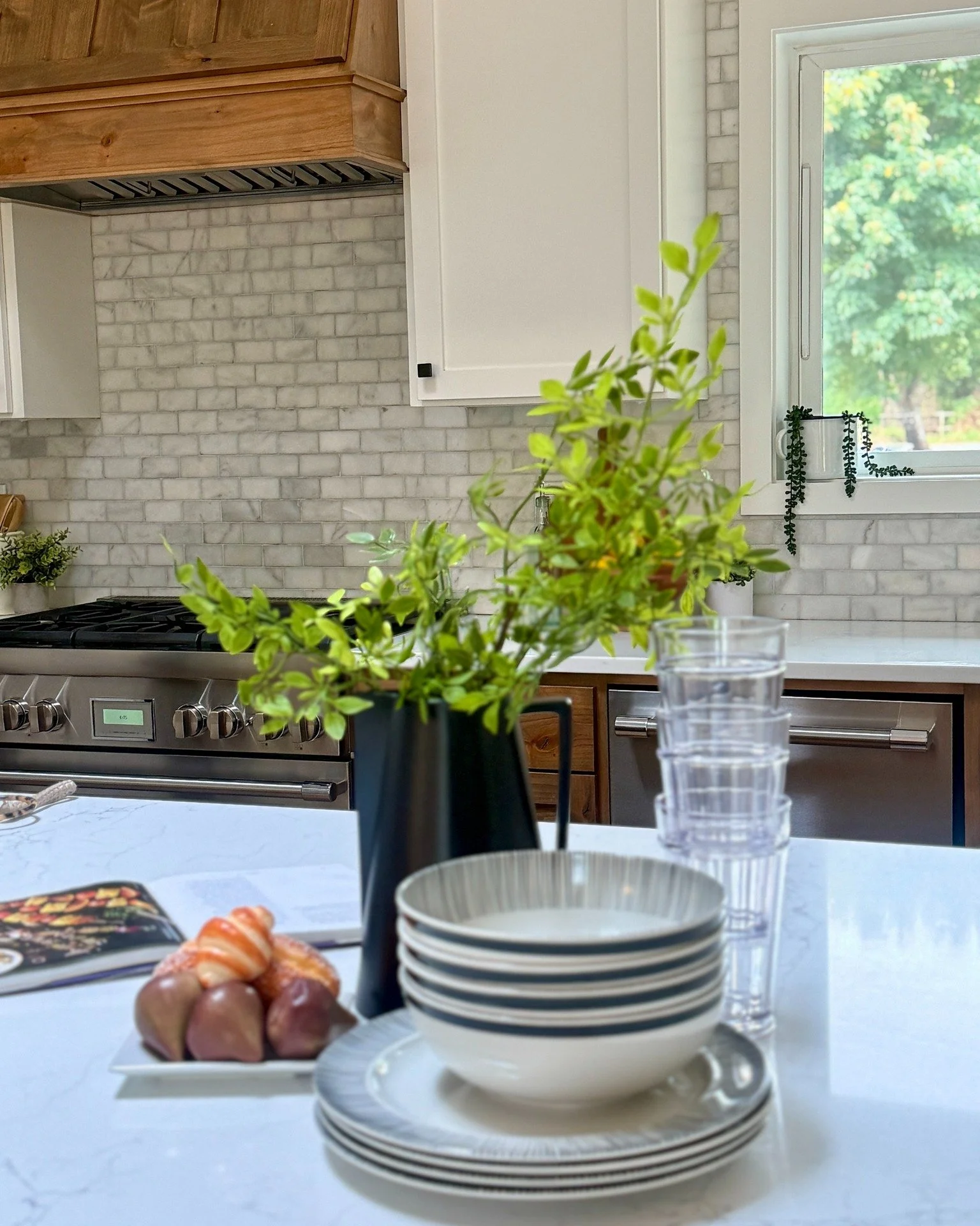 Just over here setting the scene 🌿 Stage | Style | Sell
#sprucedinteriorsnw #realestatehomestaging