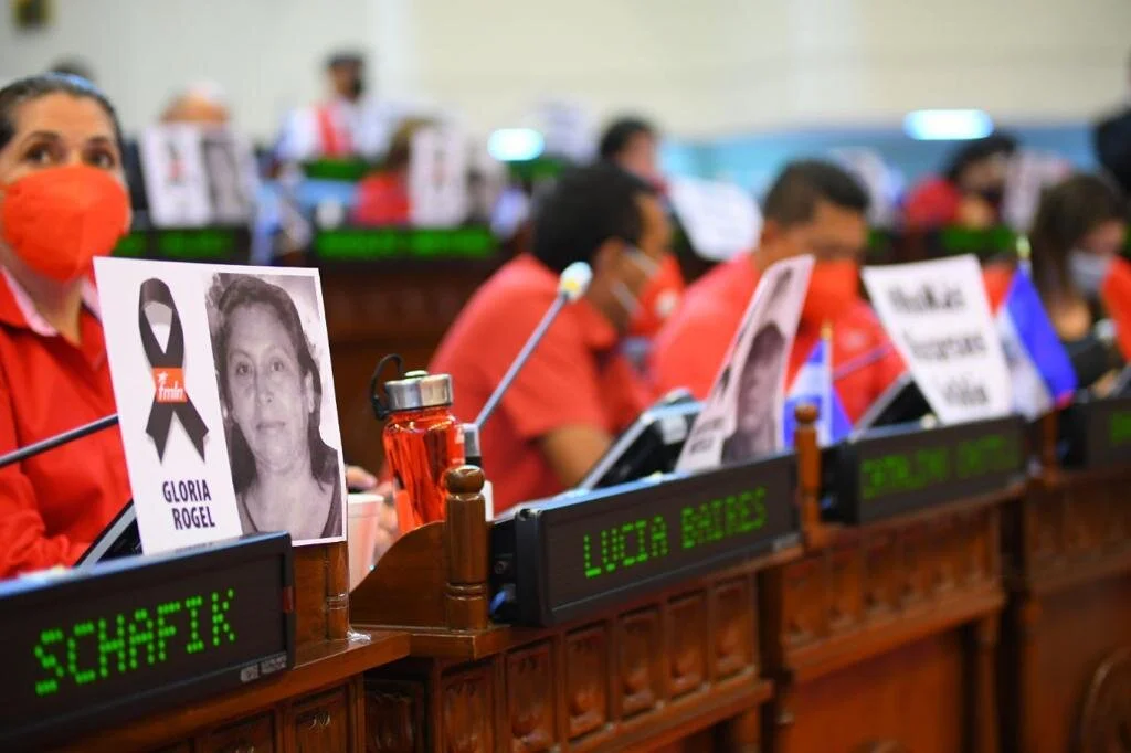 MUJER MUERE EN EL SALVADOR POR ODIO POLÍTICO