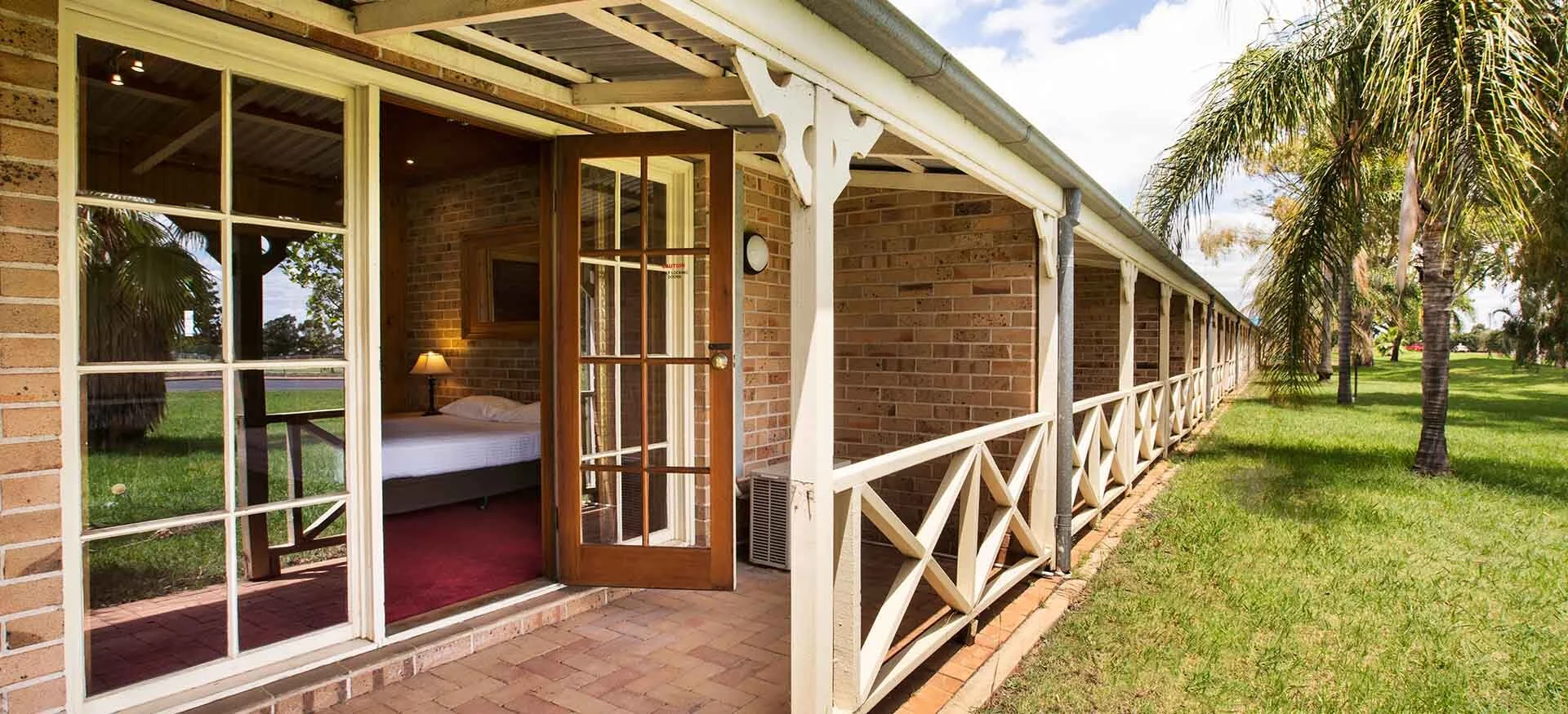 Accommodation-Superior Queen Single-Banner.jpg