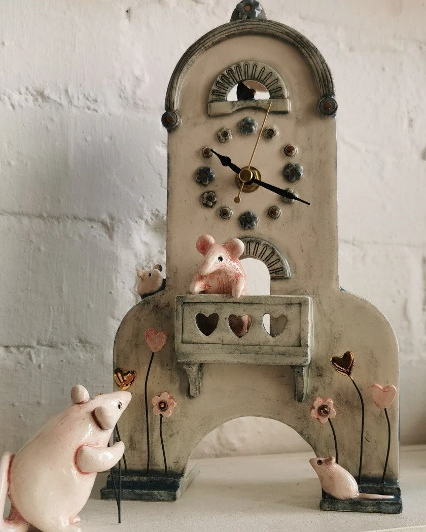 A few new clocks came out the kiln yesterday and landed in the gallery. Its beautiful today in Calstock but seems deserted... Probably not by the river or pub. Salmagundi Gallery is 2 minutes from the currently free carpark and riverside open Friday,