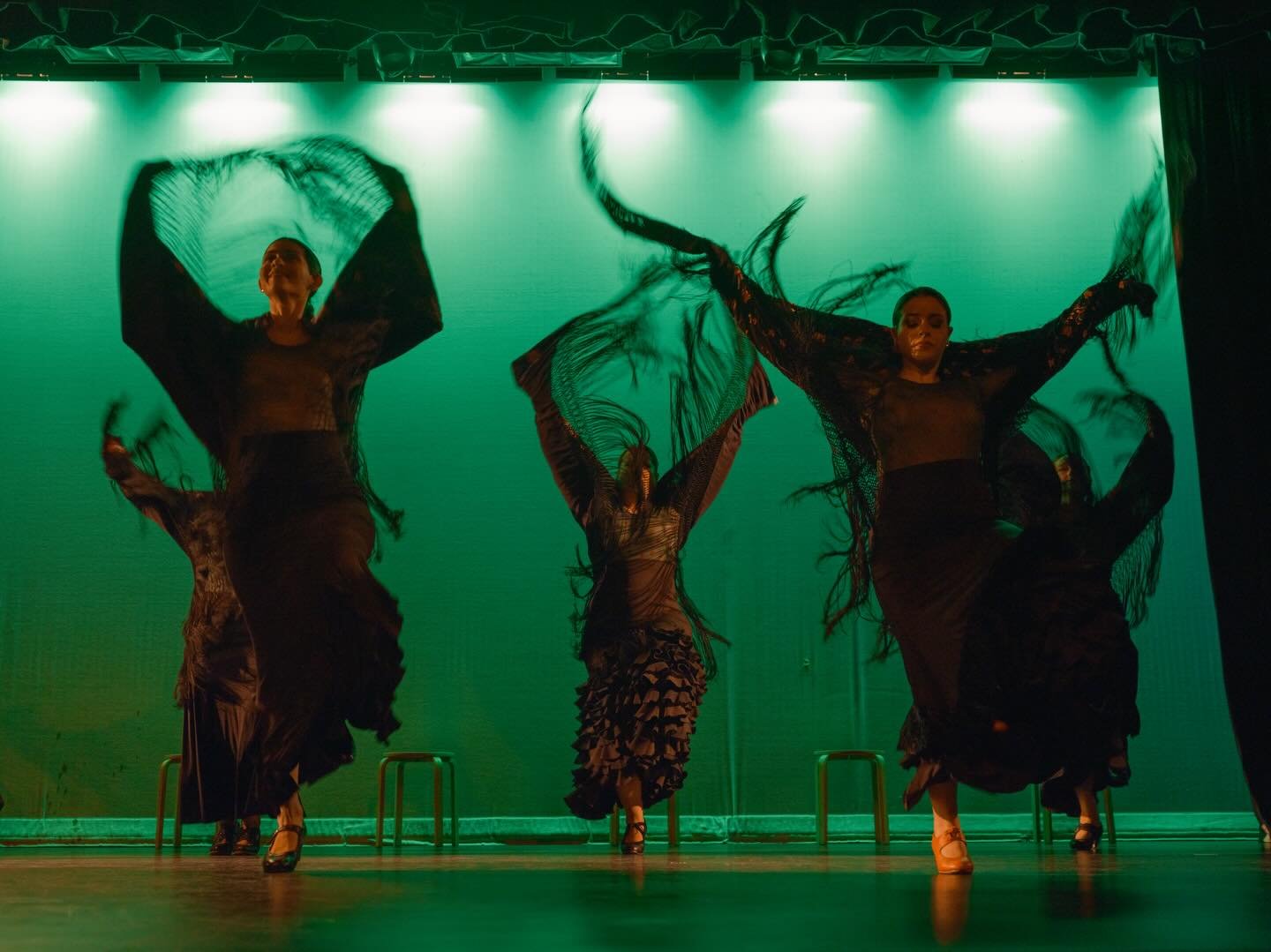 𝑾𝒆 𝒂𝒓𝒆 𝒃𝒂𝒄𝒌 𝒕𝒐 𝒄𝒍𝒂𝒔𝒔𝒆𝒔 𝒕𝒉𝒊𝒔 𝒘𝒆𝒆𝒌!!! 💚
All classes will be running as per normal except for our Advanced class which will resume shortly. 

Enrolments are now open through our class portal &amp; website: www.laurenmajarres.c