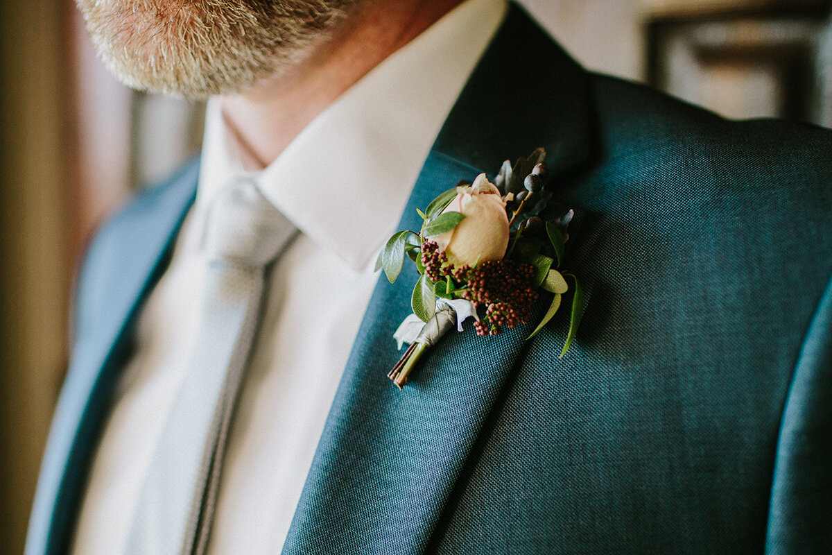 Qualities: lush, dramatic, wild