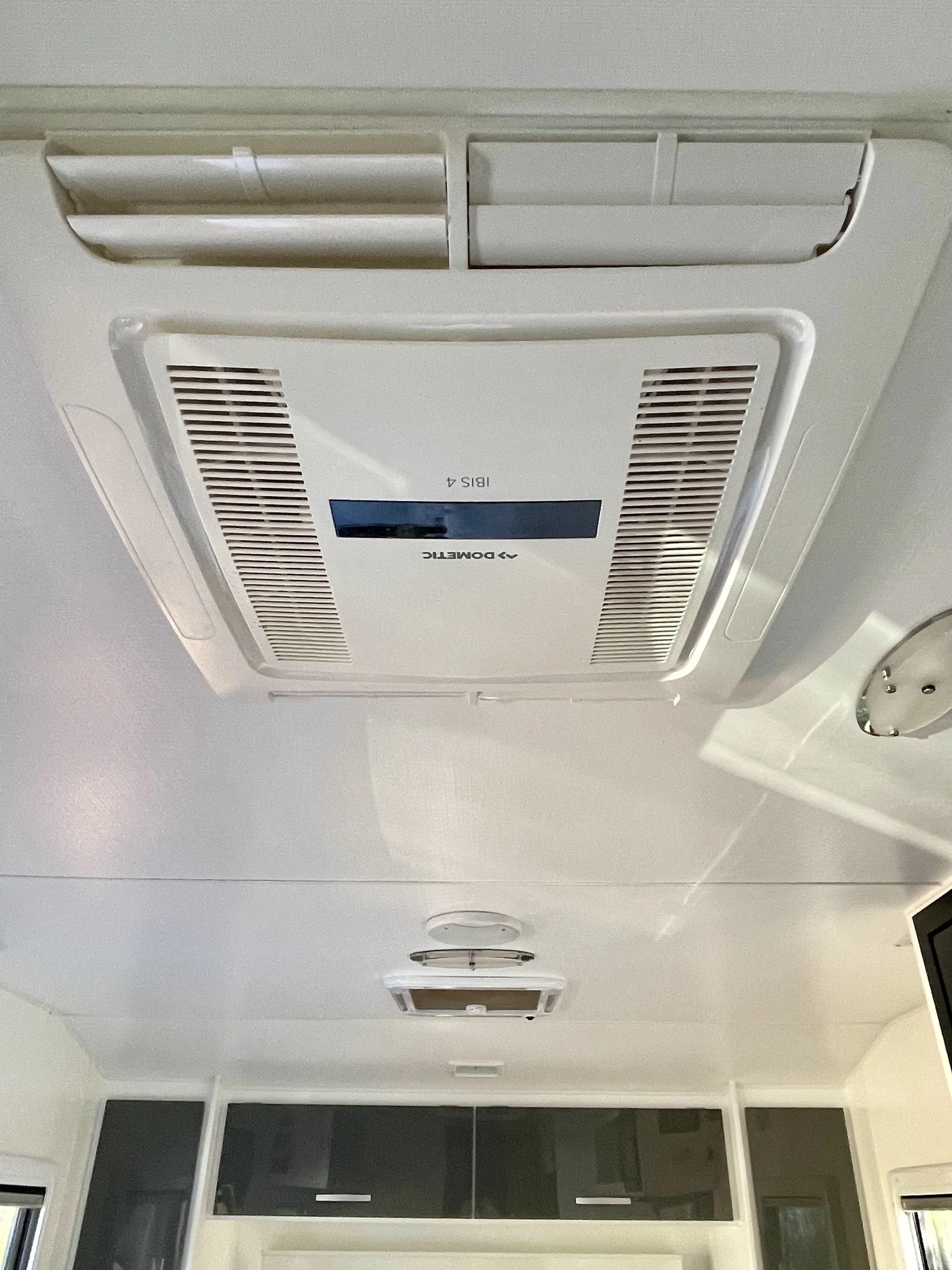 Run your air conditioner off-grid and other 240V electrical appliances in your caravan