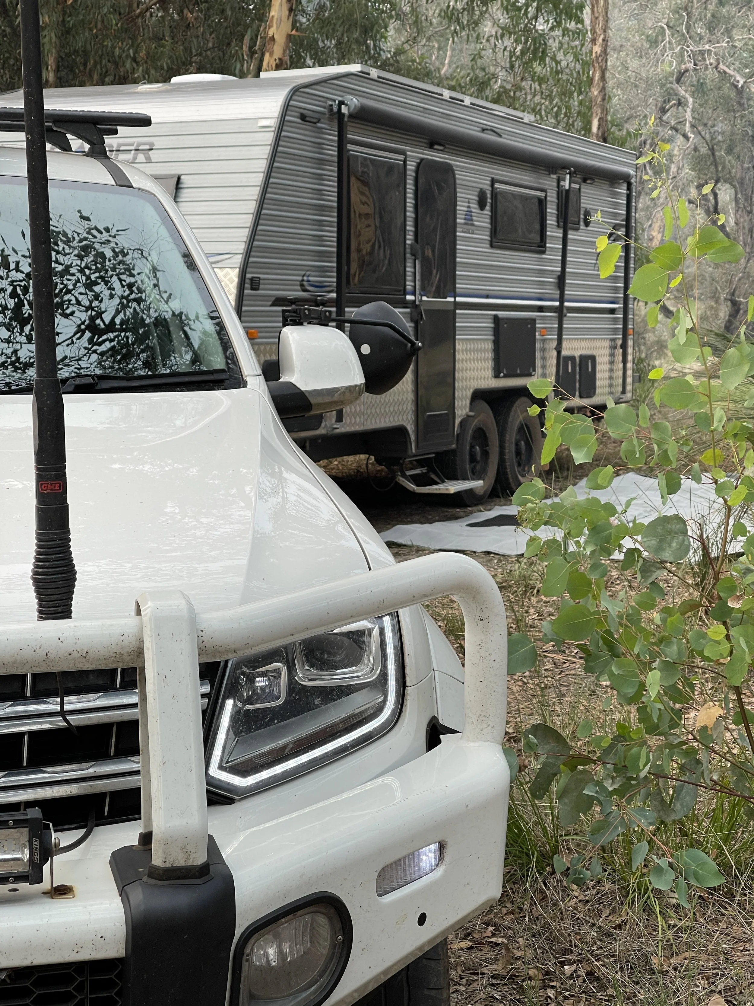 Free Camping at National Parks Off-Grid Caravan and Four-wheel-drive