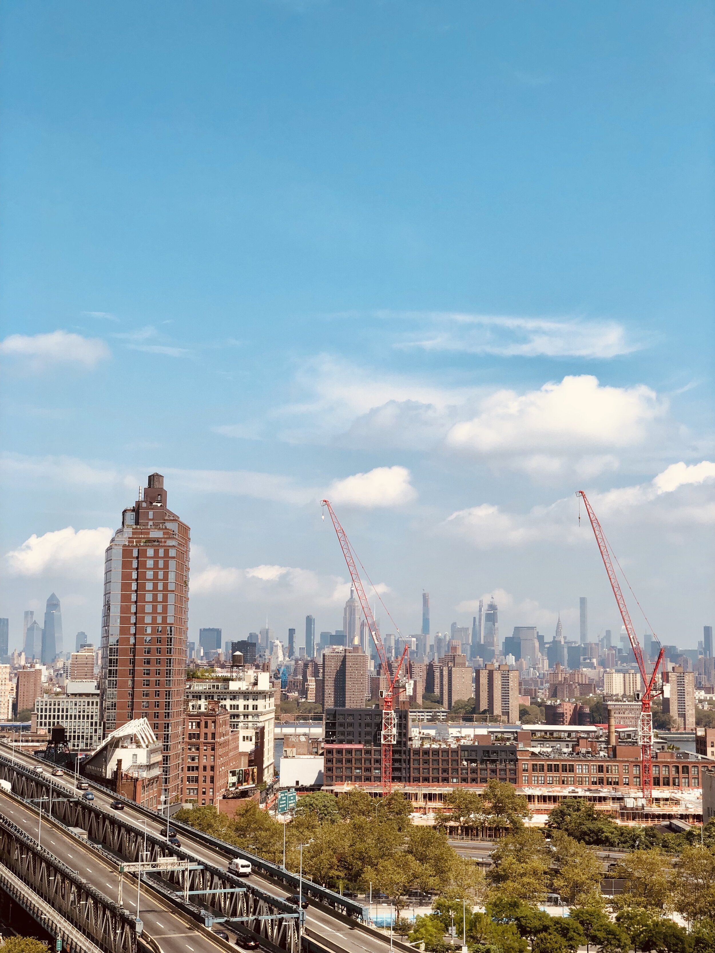 70. Friends, NY