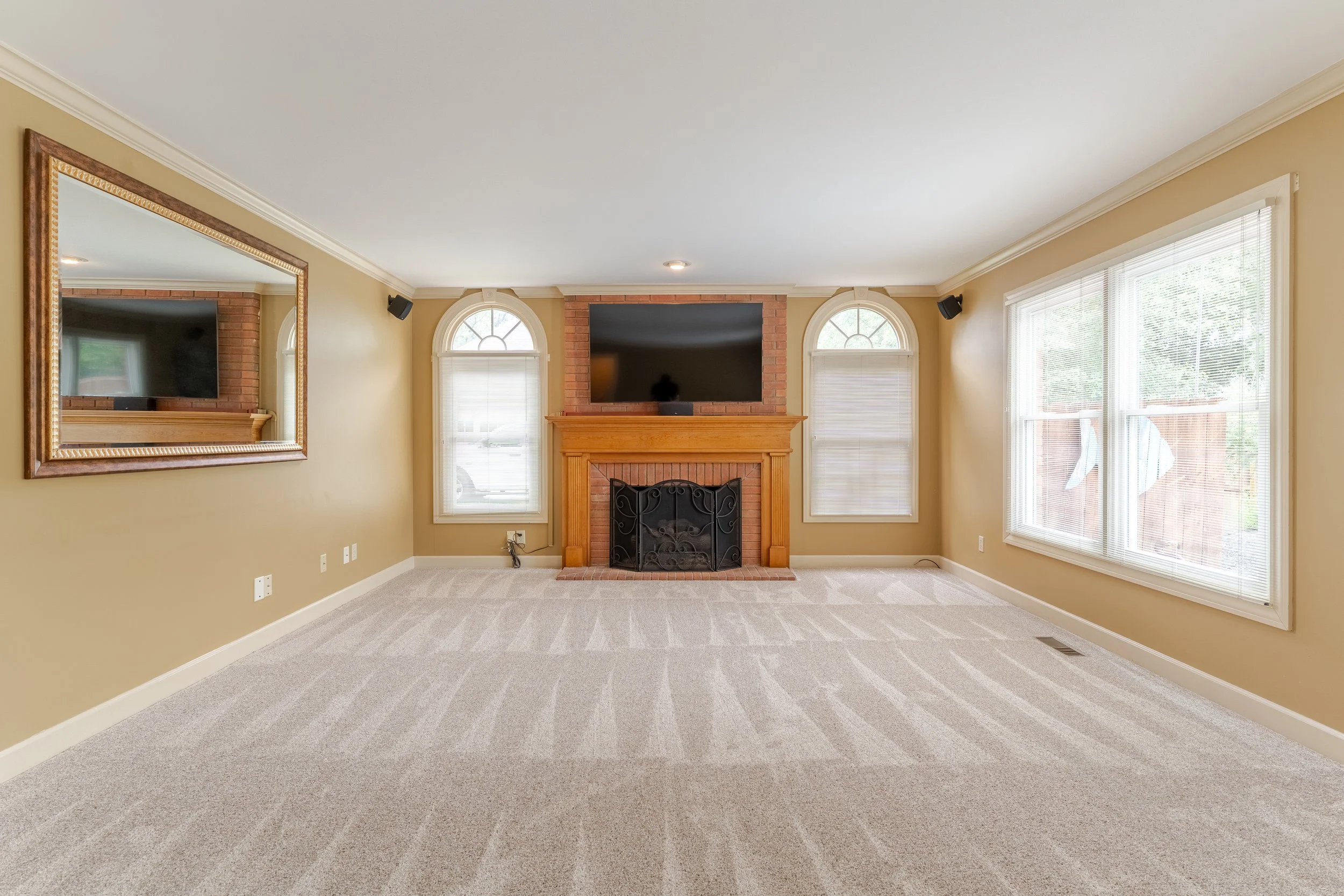 3277 Woodview Ct-INT-12.jpg