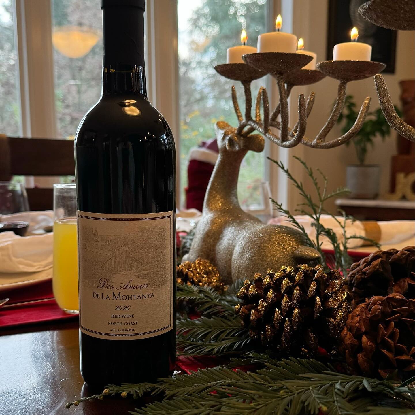 Merry Christmas De La Montanya wine family and all wine lovers alike. 
We hope your holidays have been filled with happiness and quality time with those you love. We are beyond appreciative of all the support we have received over the last 20 years. 