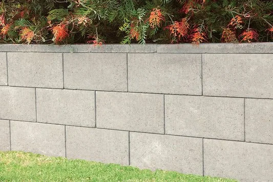 versaloc-natural-retaining-wall-grey-block-02-main-slider.jpg