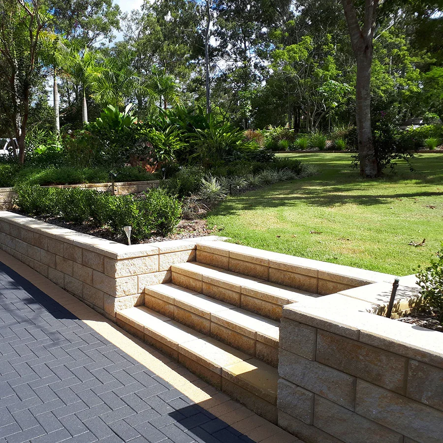National-Masonry-SQLD-NSW-Retaining-Walls-Modernstone-Light-Sands-Hero-1000x100001-1_c40610df-5e16-4114-9779-9956c944f54b.webp