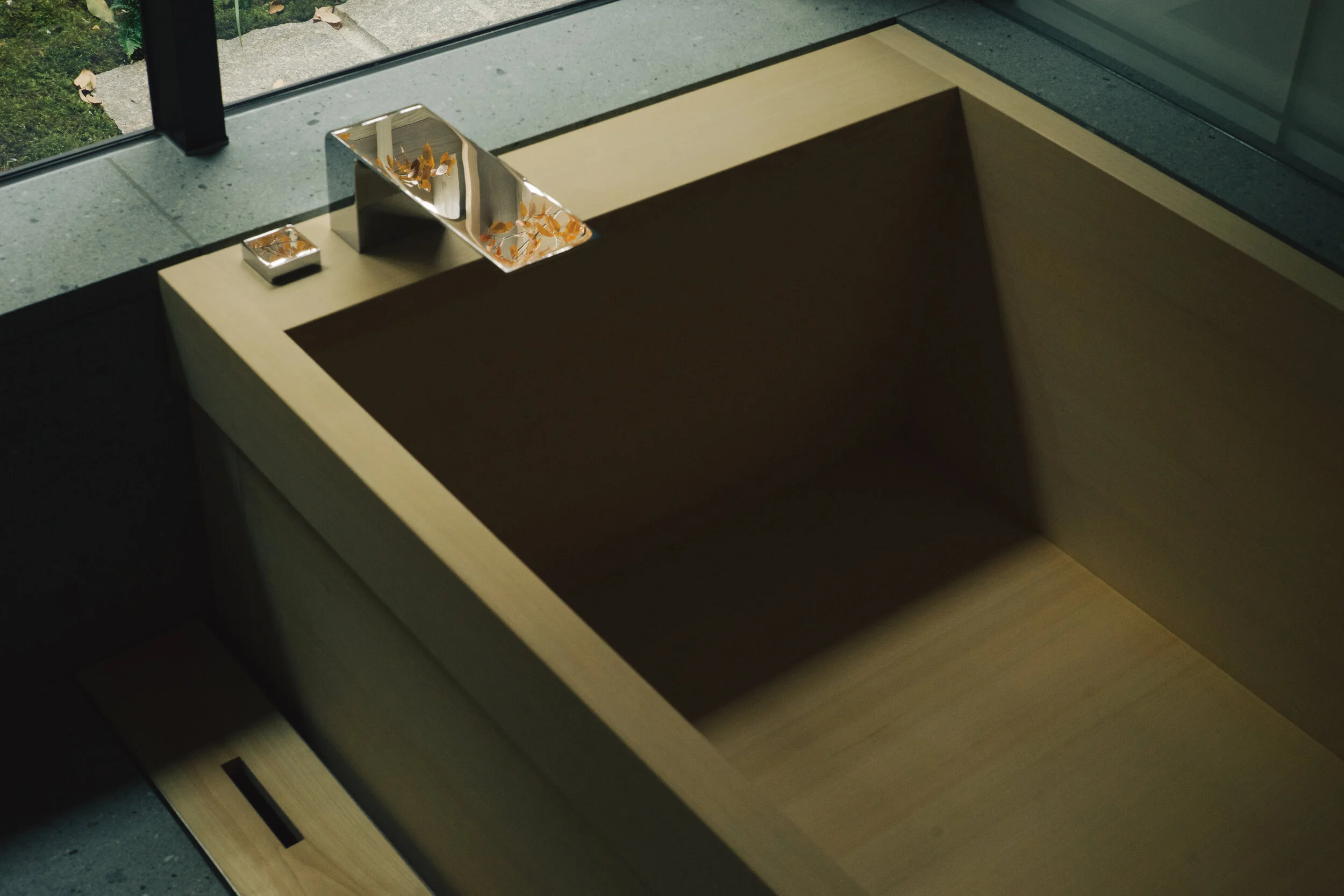 Azumi Setoda bathroom ③_Max Houtzager.jpg