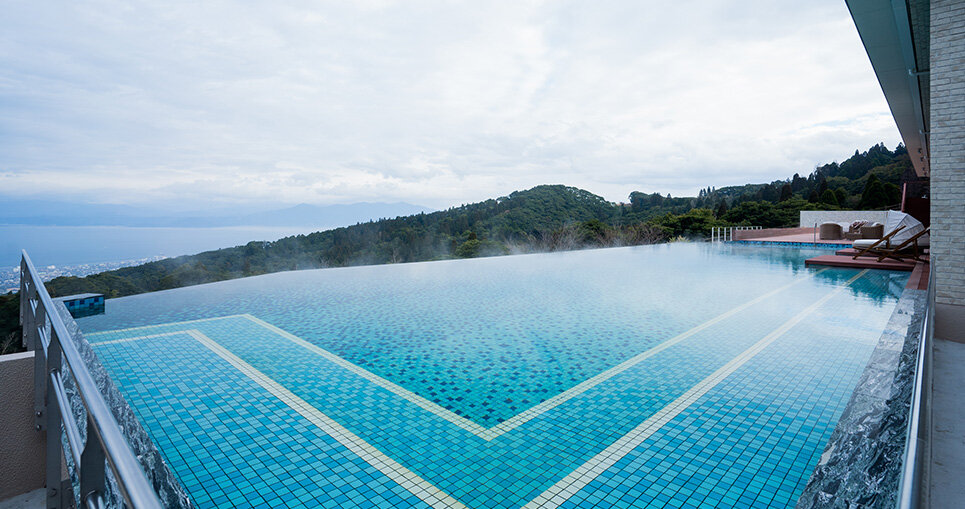 img_pool_slide02-pc.jpg