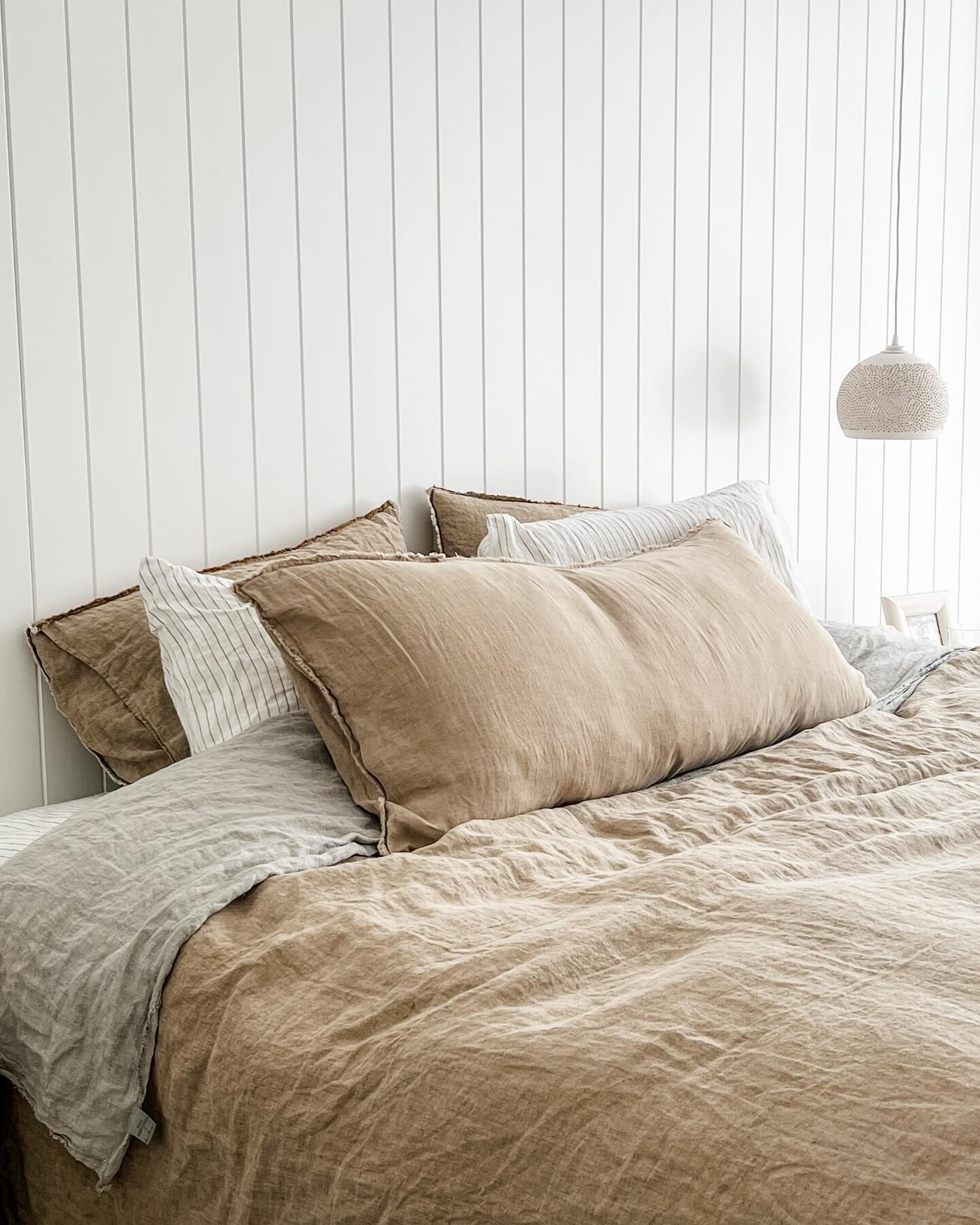 This dreamy bedroom with some of my favourite bedding ❤️

When working on bedrooms, I like creating a room of relaxation, of harmony, somewhere calming, where my clients can retreat.

Oh and in case you haven&rsquo;t noticed I love linen bedding, act