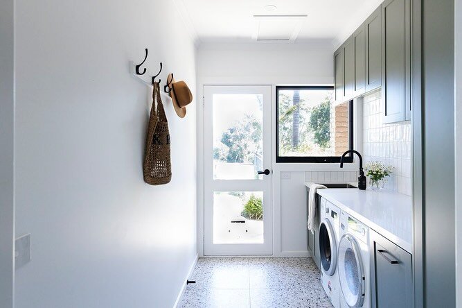 LAUNDRY GOALS 🧼 

The days of laundries looking shabby are long gone! We designed this laundry for both function and beauty.

My client from the first day, one of the things she wanted most was a laundry that didn&rsquo;t saw dirt. The property is s