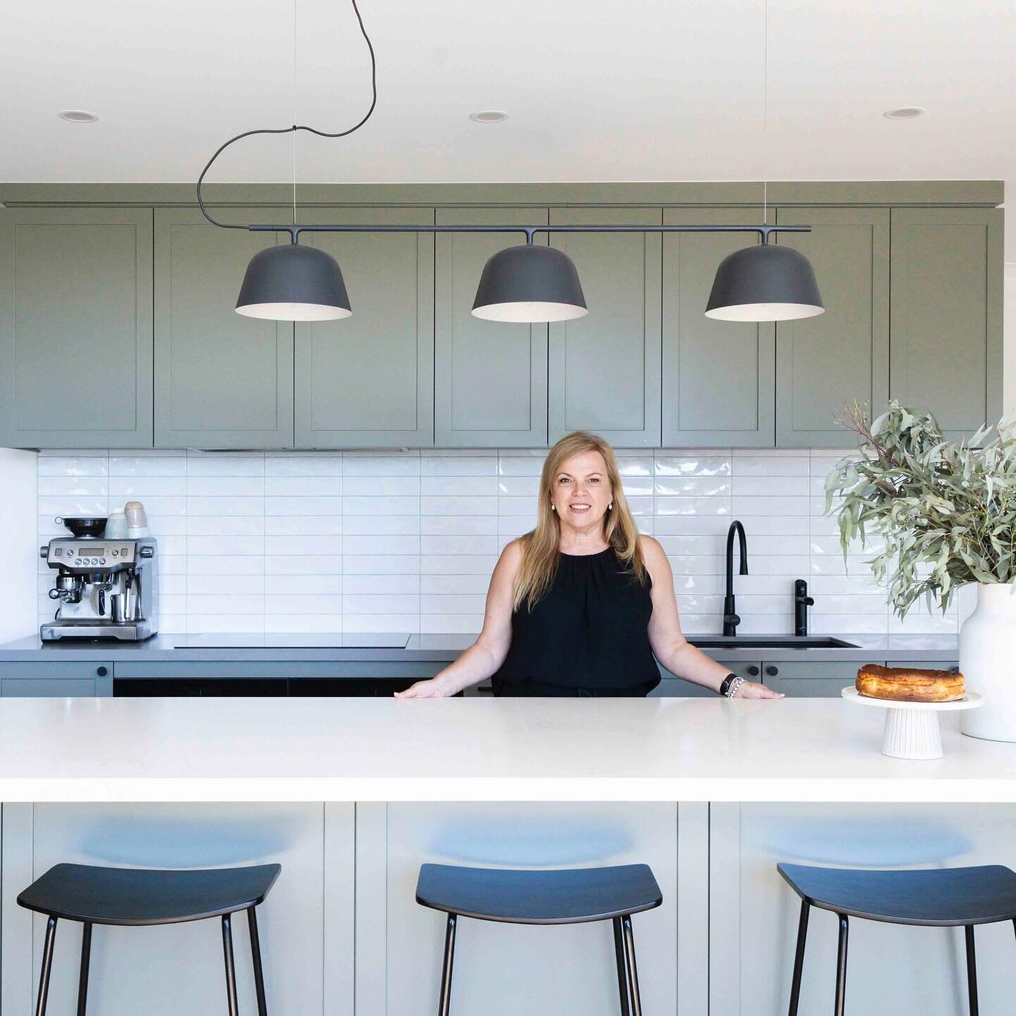 This is the beautiful kitchen of a home I recently worked on in Tyabb. 🌱 Whichever angle you look at it, it has beauty and function.

Surround by greenery I just had to bring the outside in with the colour palette, also the home has animals and is s